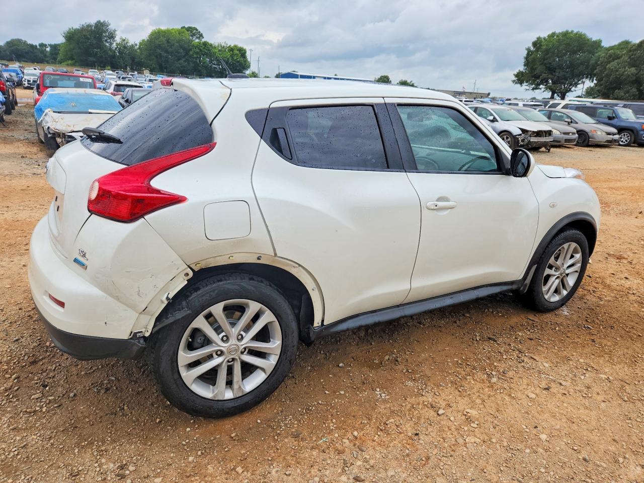 2013 Nissan Juke S White vin: JN8AF5MR4DT211302