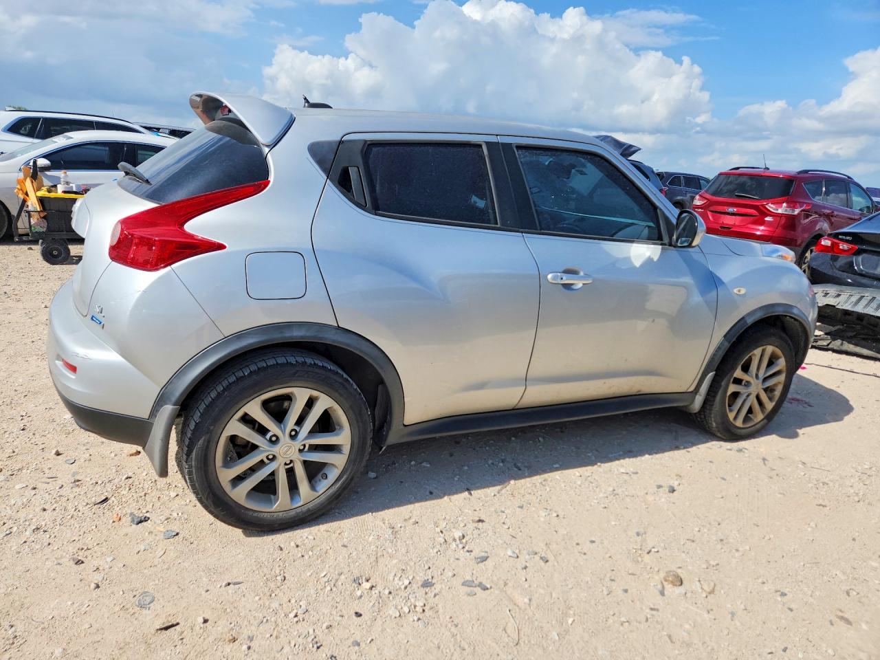 2013 Nissan Juke S Silver vin: JN8AF5MR4DT212224
