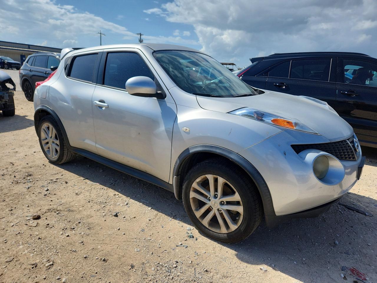 2013 Nissan Juke S Silver vin: JN8AF5MR4DT212224