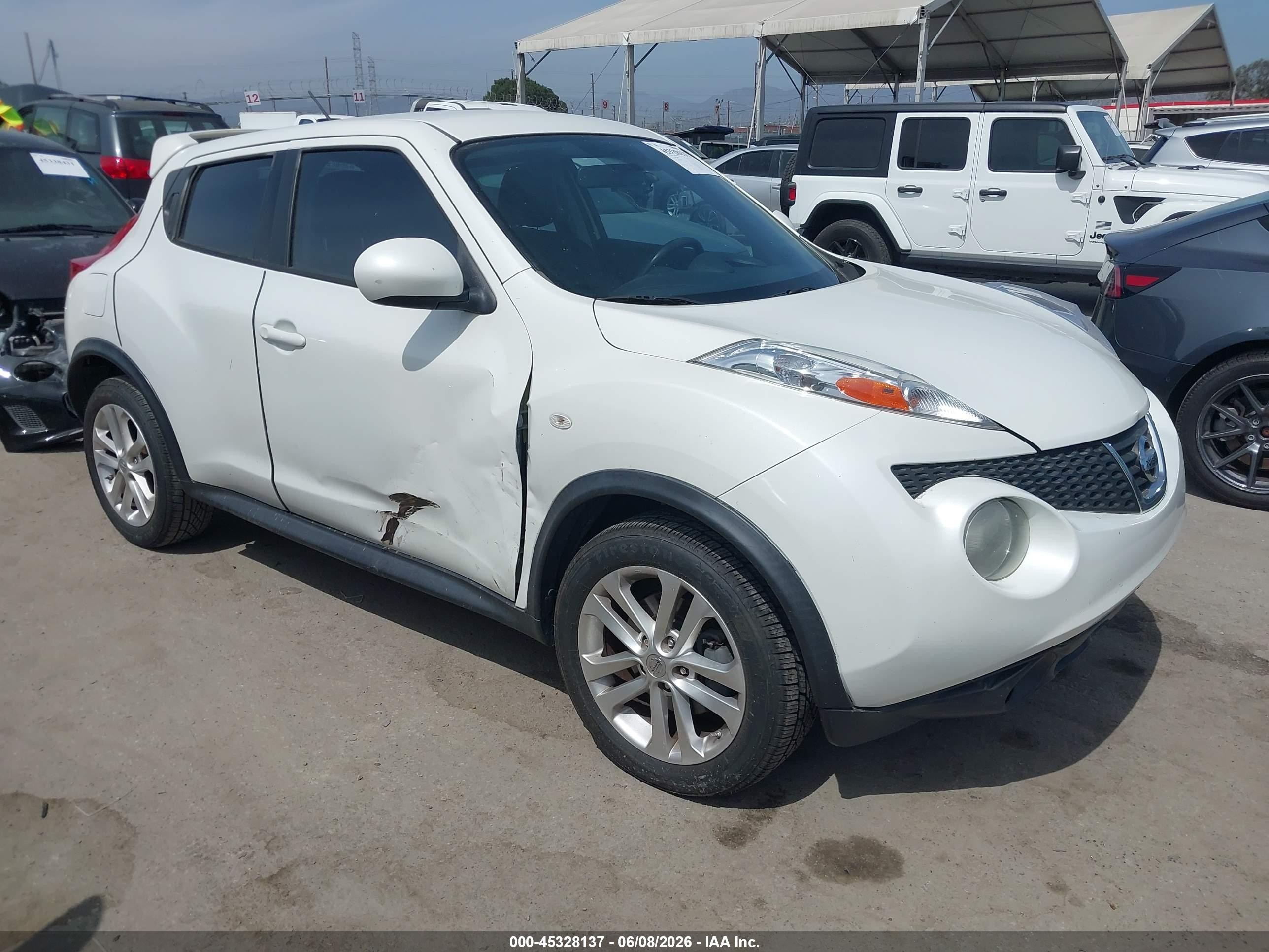 2014 Nissan Juke S Белый vin: JN8AF5MR4ET355658