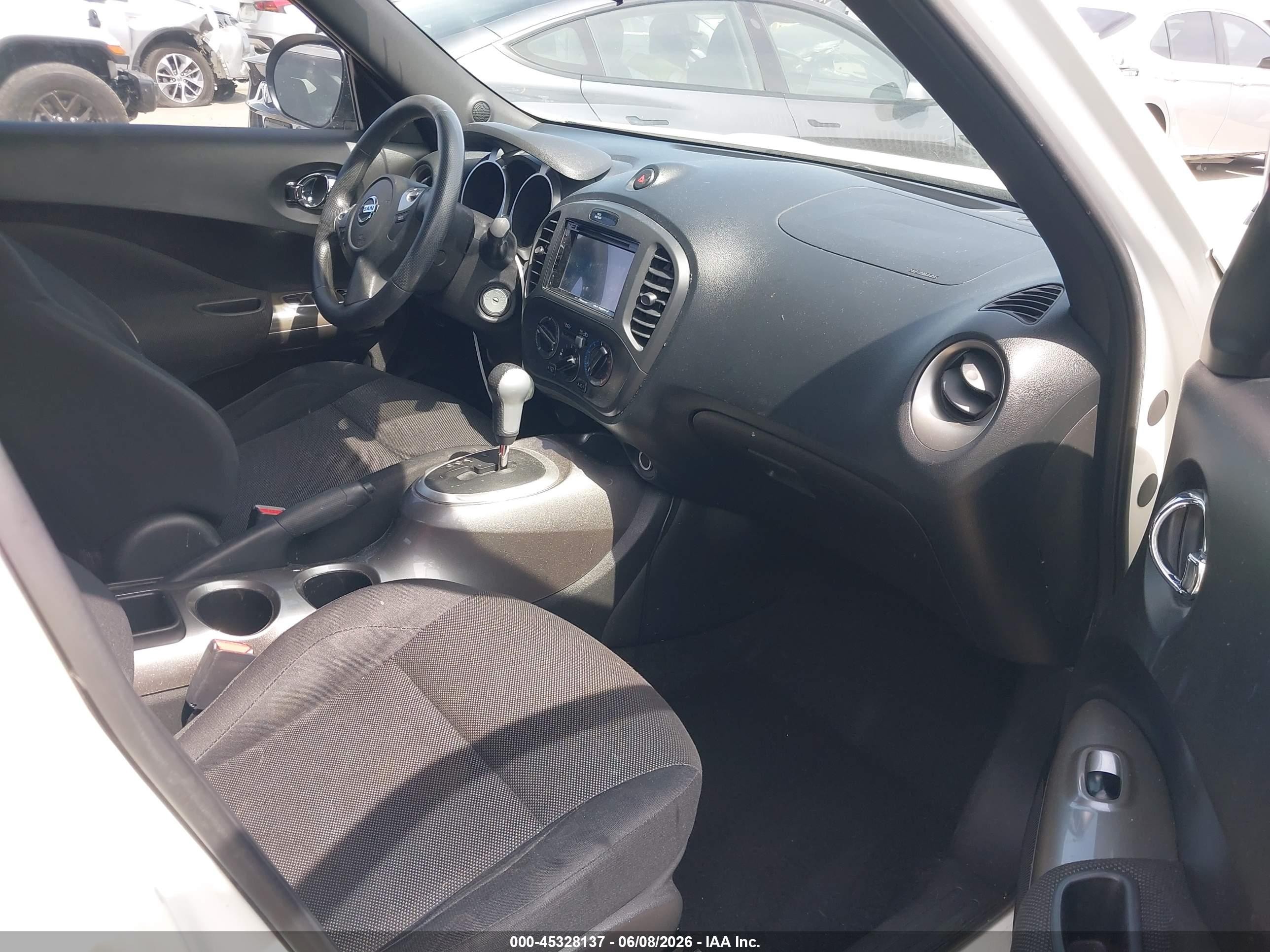 2014 Nissan Juke S Белый vin: JN8AF5MR4ET355658
