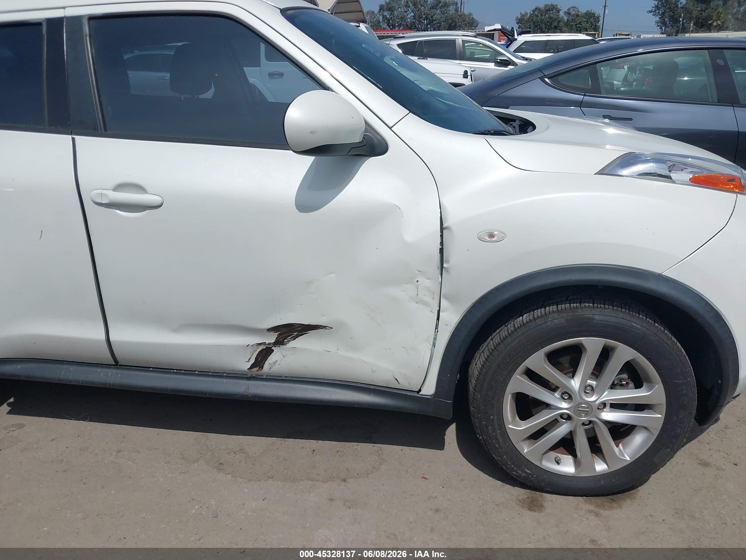 2014 Nissan Juke S Белый vin: JN8AF5MR4ET355658