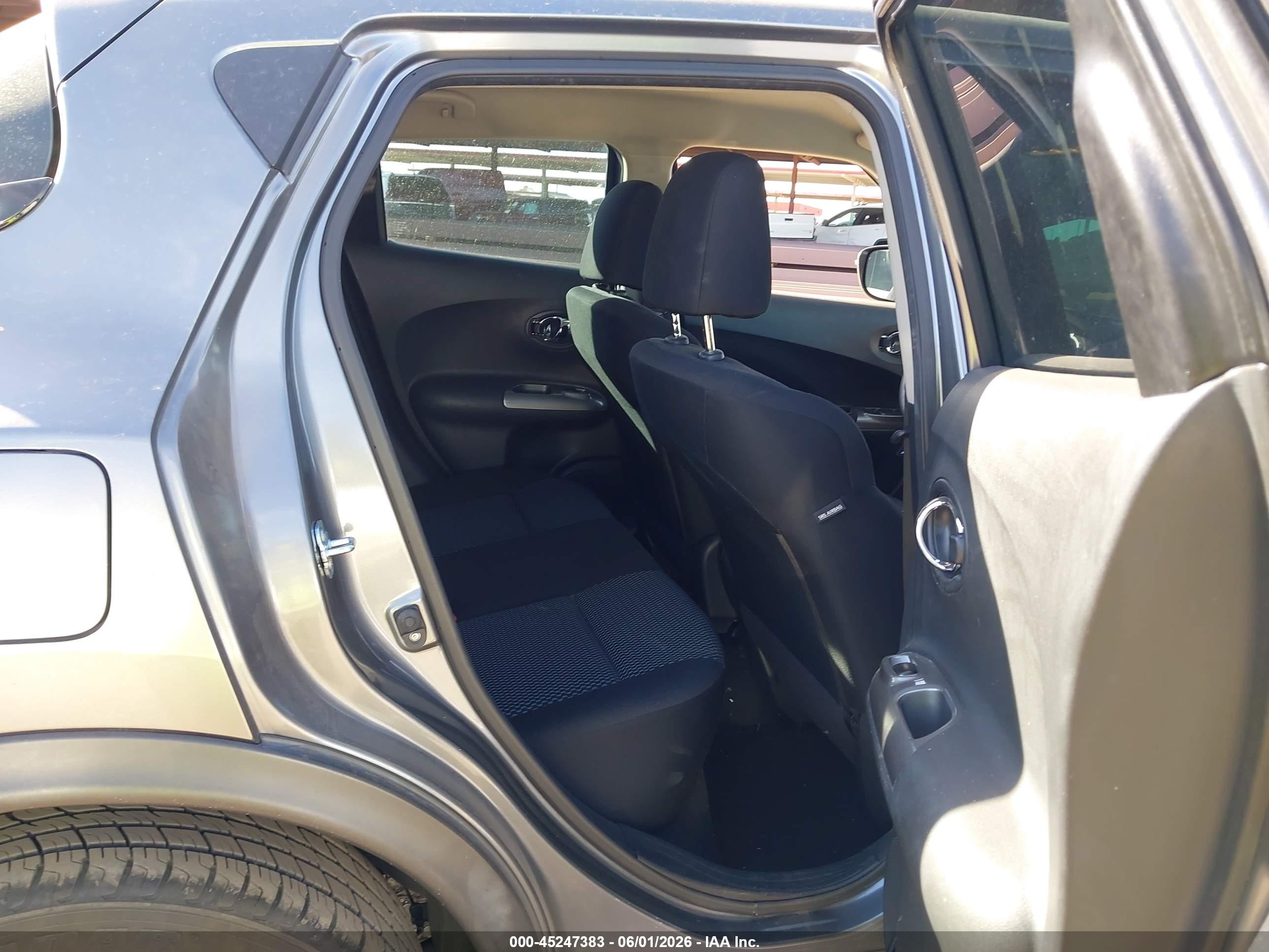 2015 Nissan Juke S Серый vin: JN8AF5MR4FT513126