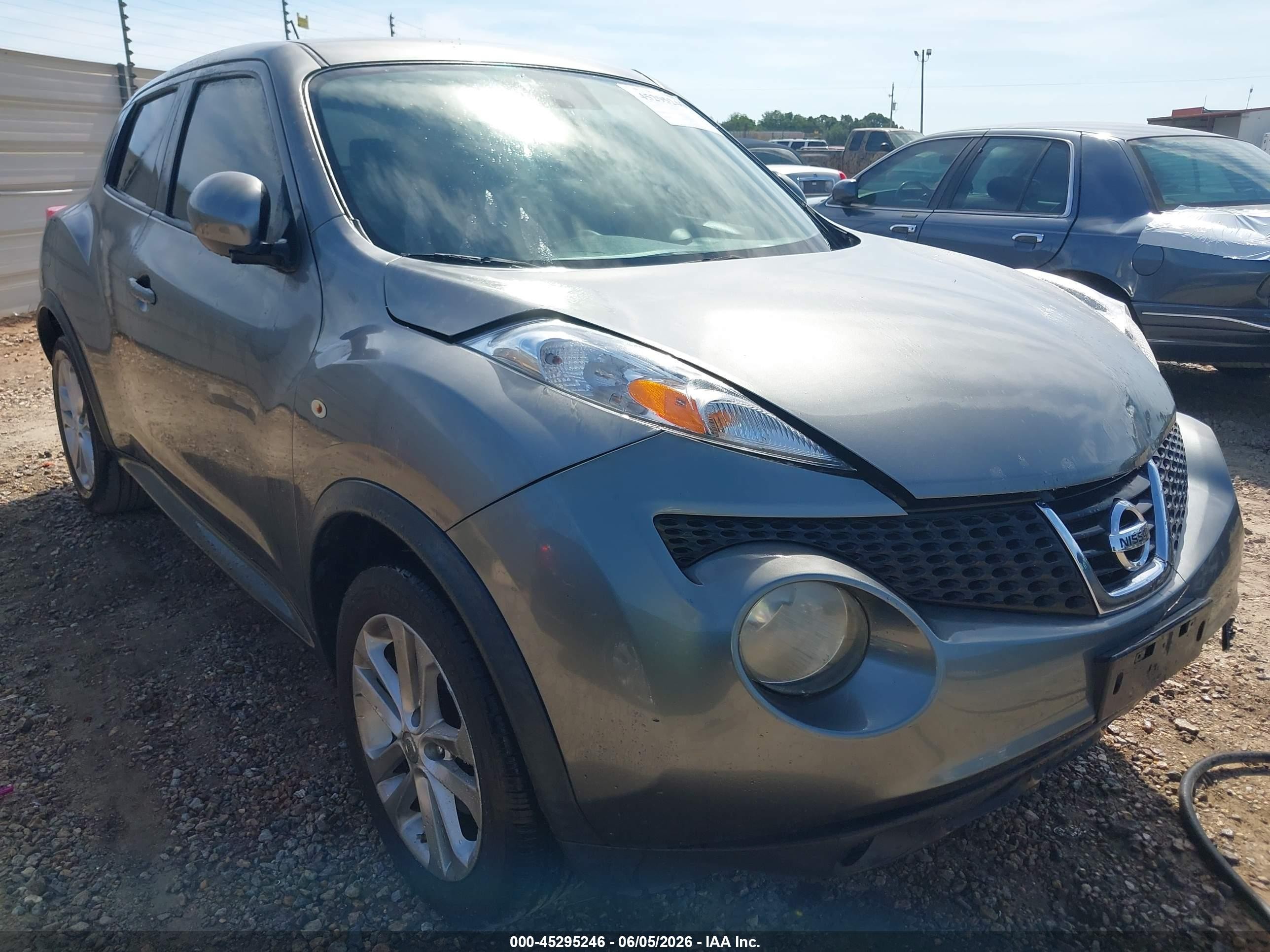 2011 Nissan Juke Sv Gray vin: JN8AF5MR5BT013129
