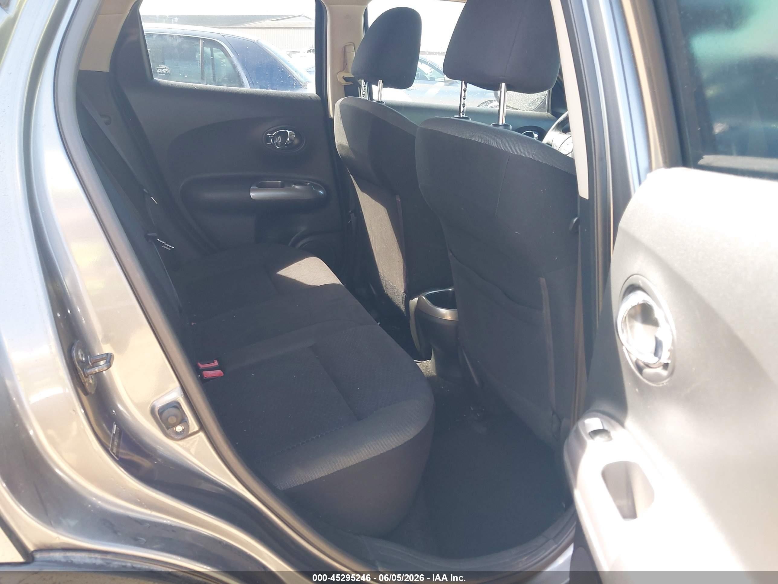 2011 Nissan Juke Sv Gray vin: JN8AF5MR5BT013129