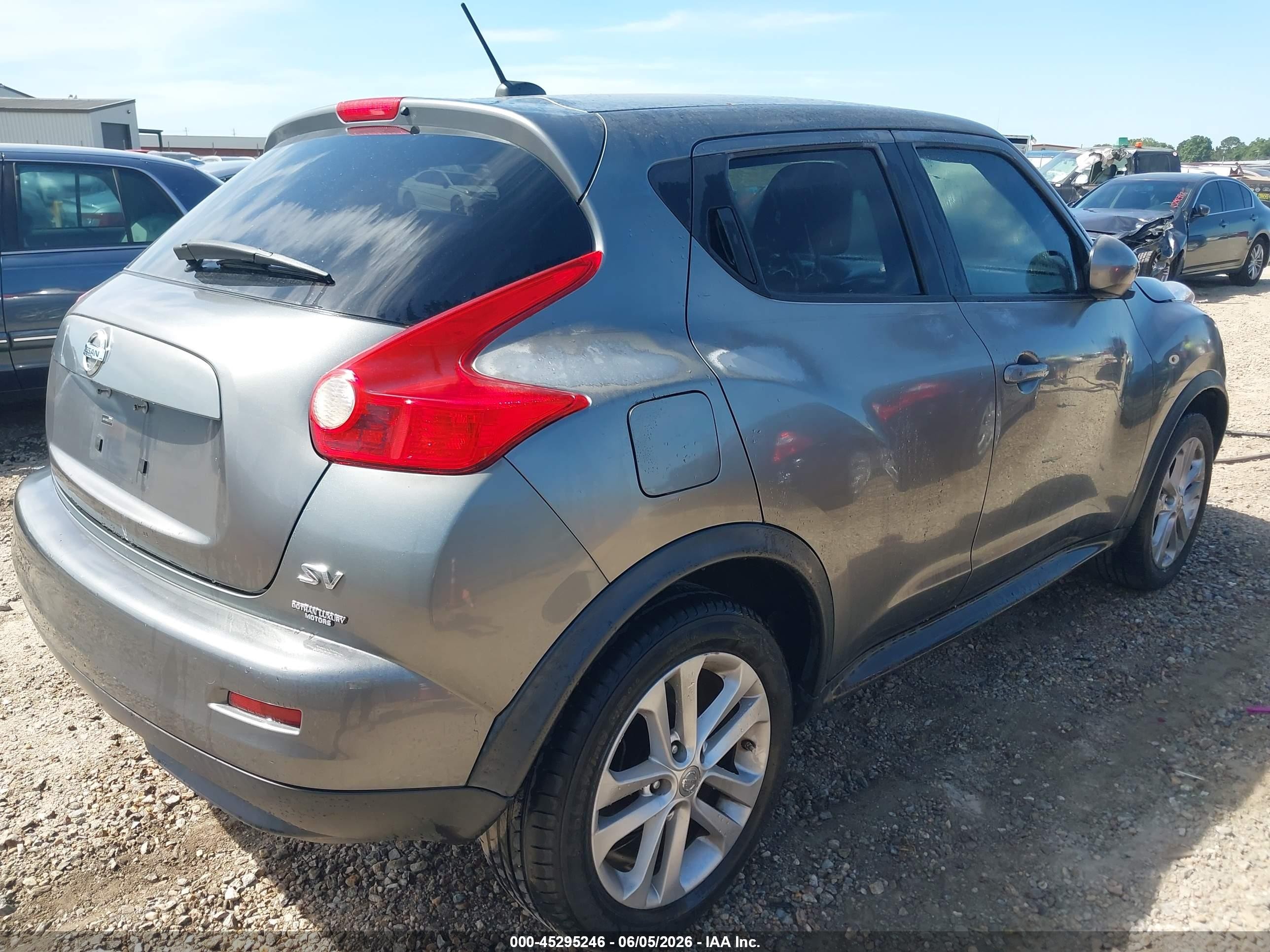2011 Nissan Juke Sv Gray vin: JN8AF5MR5BT013129
