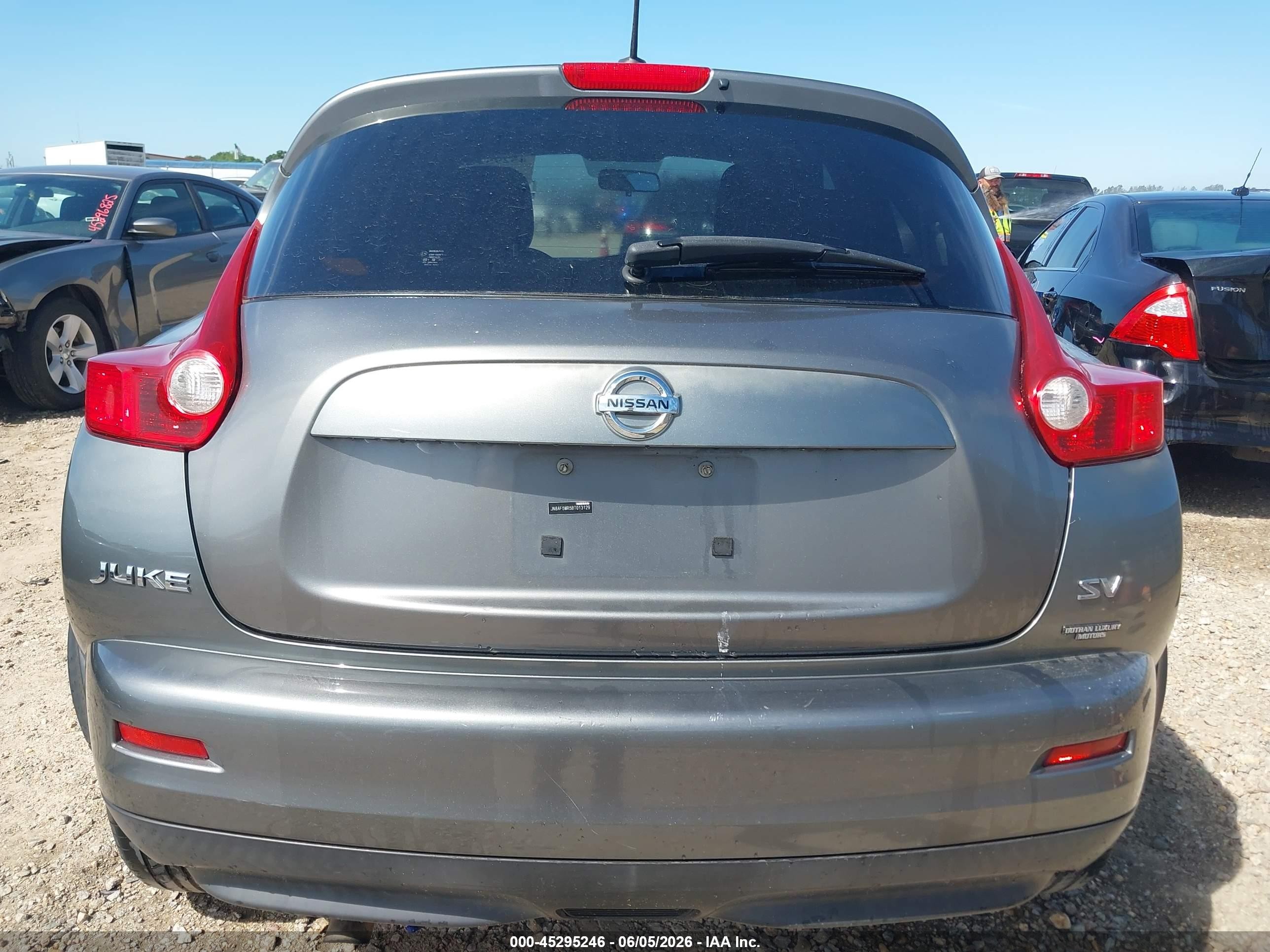 2011 Nissan Juke Sv Gray vin: JN8AF5MR5BT013129