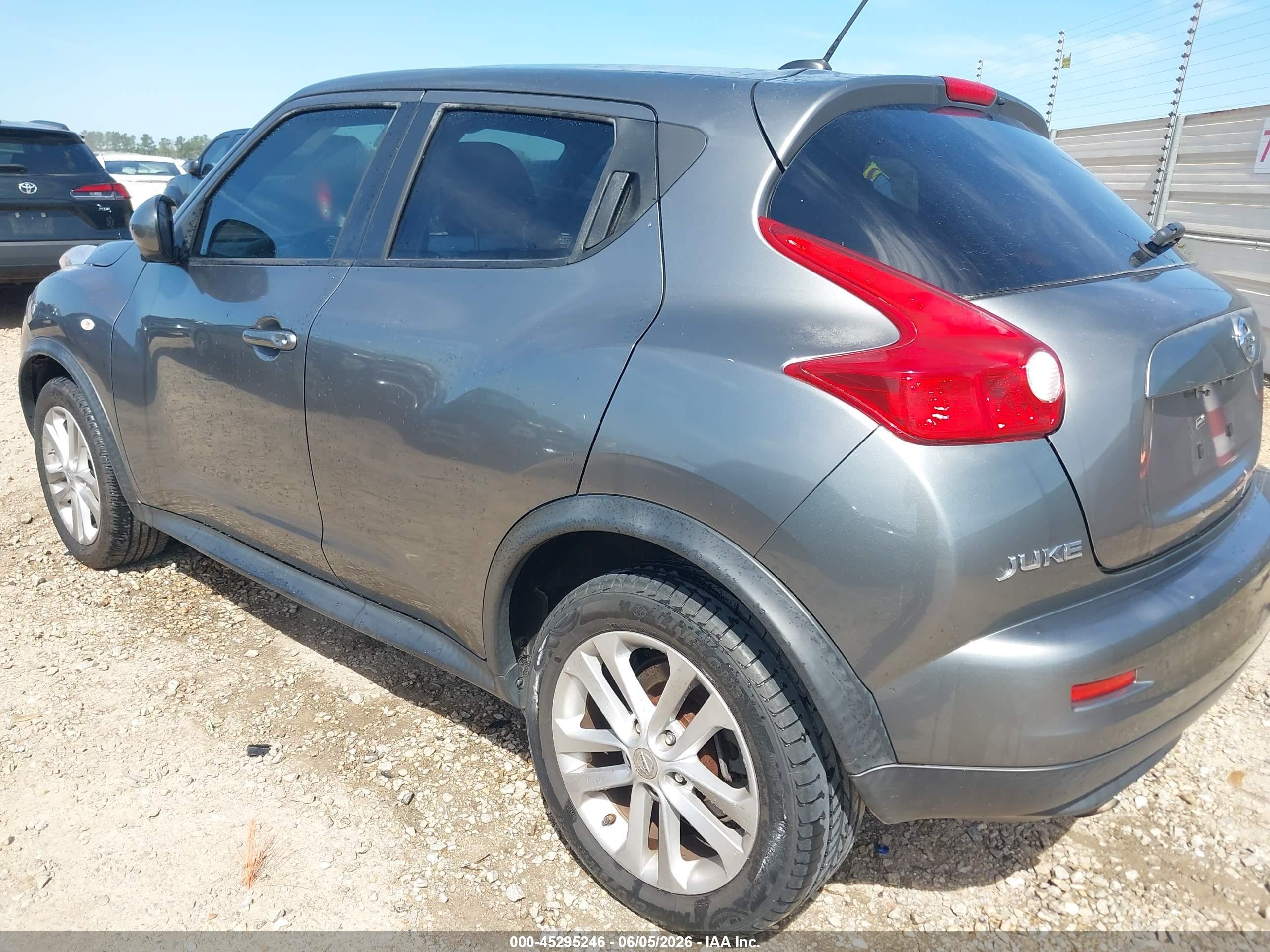 2011 Nissan Juke Sv Gray vin: JN8AF5MR5BT013129