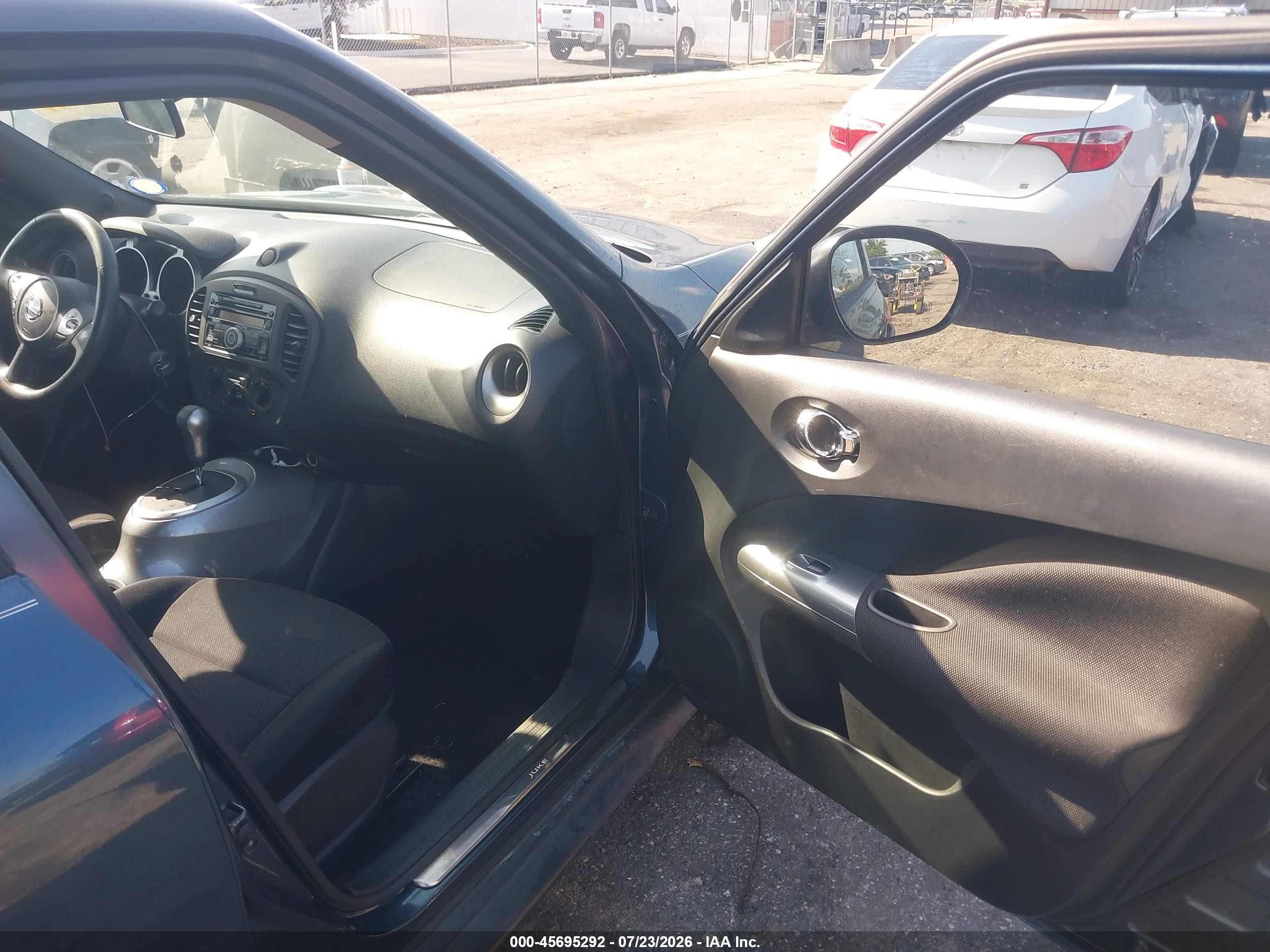 2011 Nissan Juke S Синий vin: JN8AF5MR5BT016872