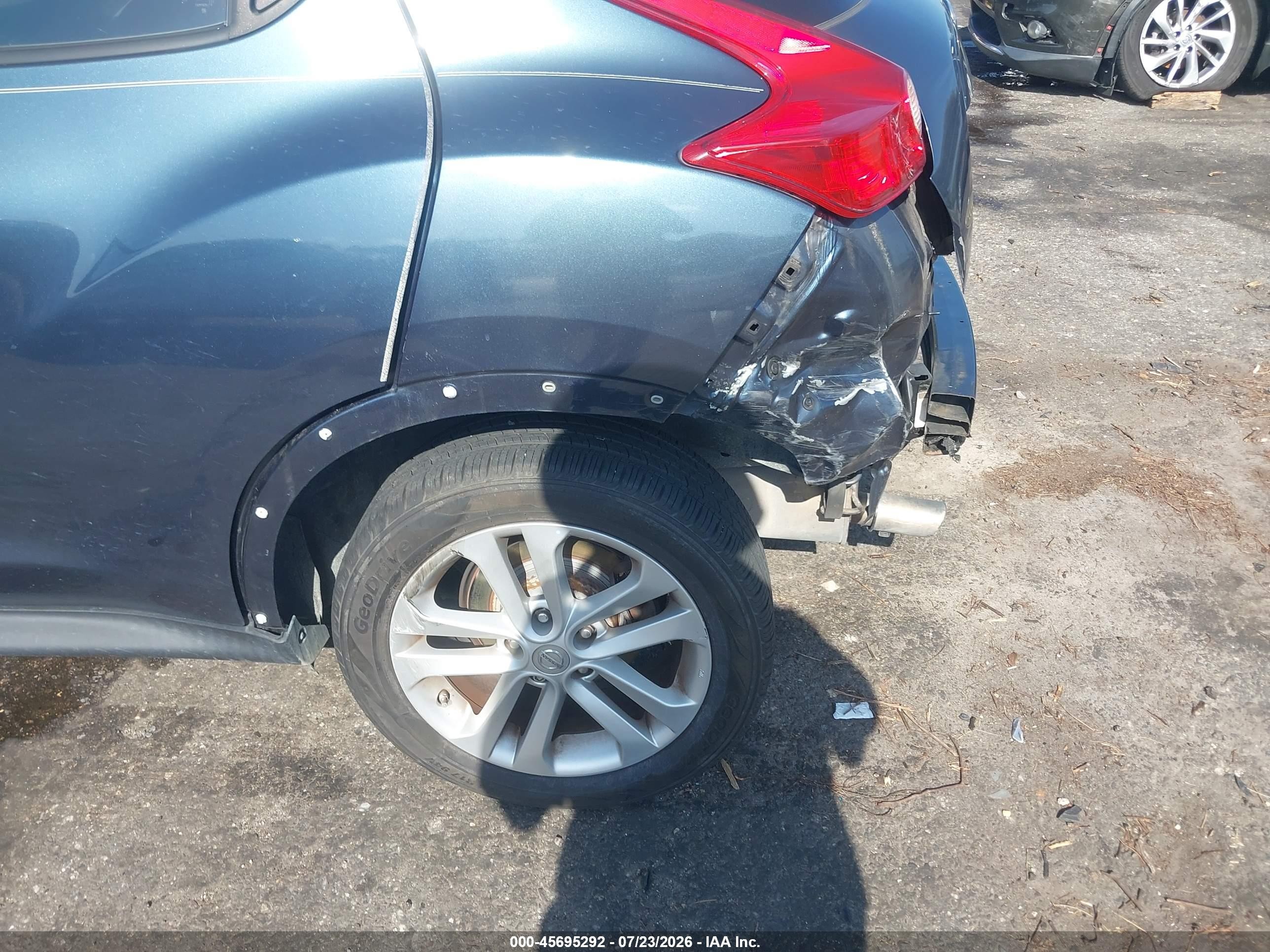 2011 Nissan Juke S Синий vin: JN8AF5MR5BT016872