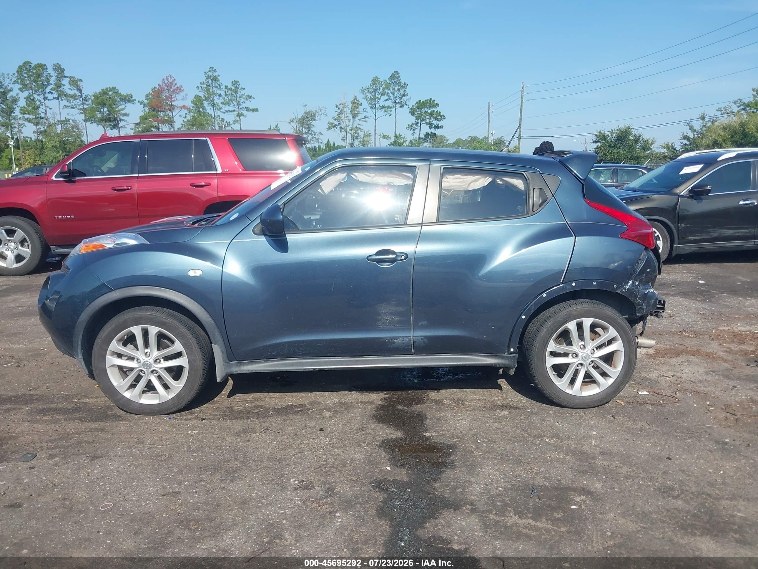 2011 Nissan Juke S Синий vin: JN8AF5MR5BT016872