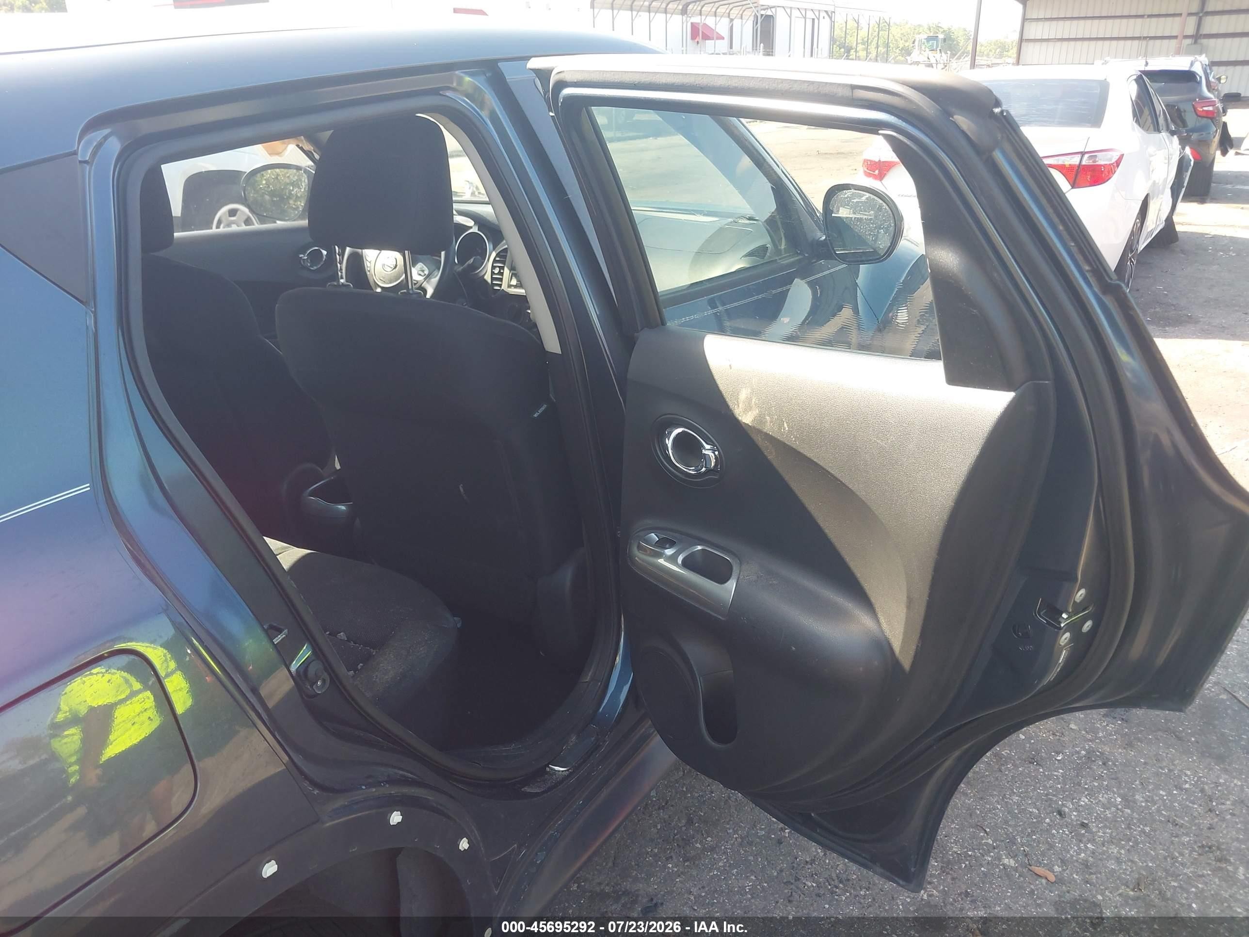 2011 Nissan Juke S Синий vin: JN8AF5MR5BT016872