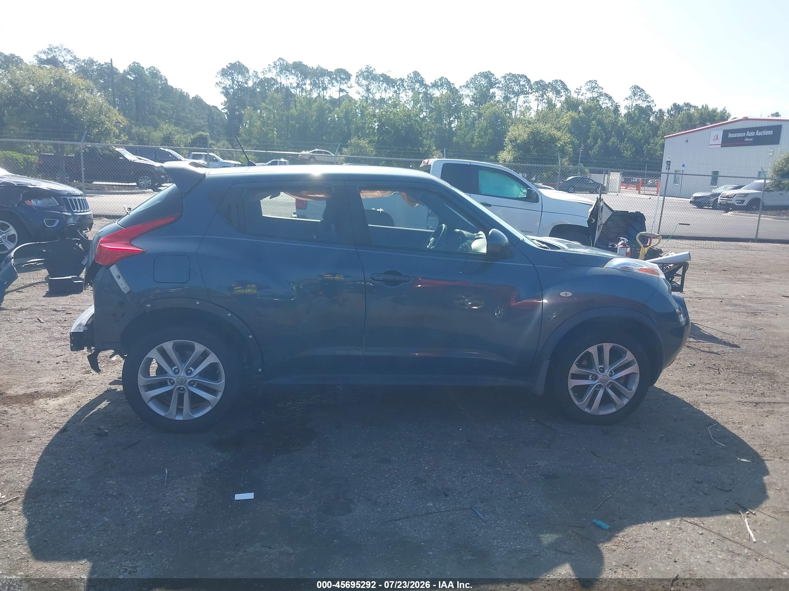 2011 Nissan Juke S Синий vin: JN8AF5MR5BT016872