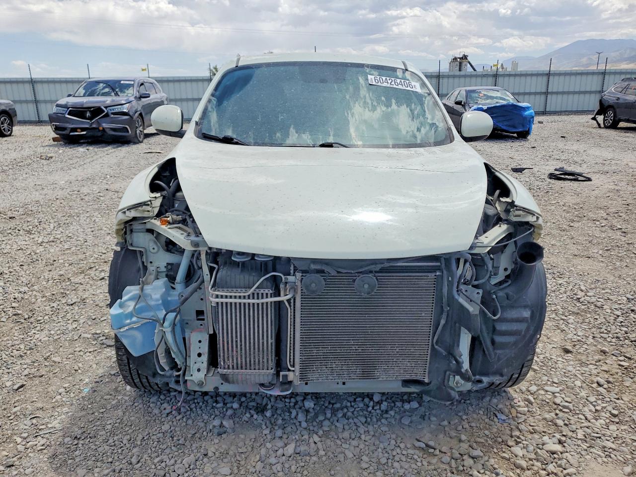 2011 Nissan Juke S White vin: JN8AF5MR5BT018167