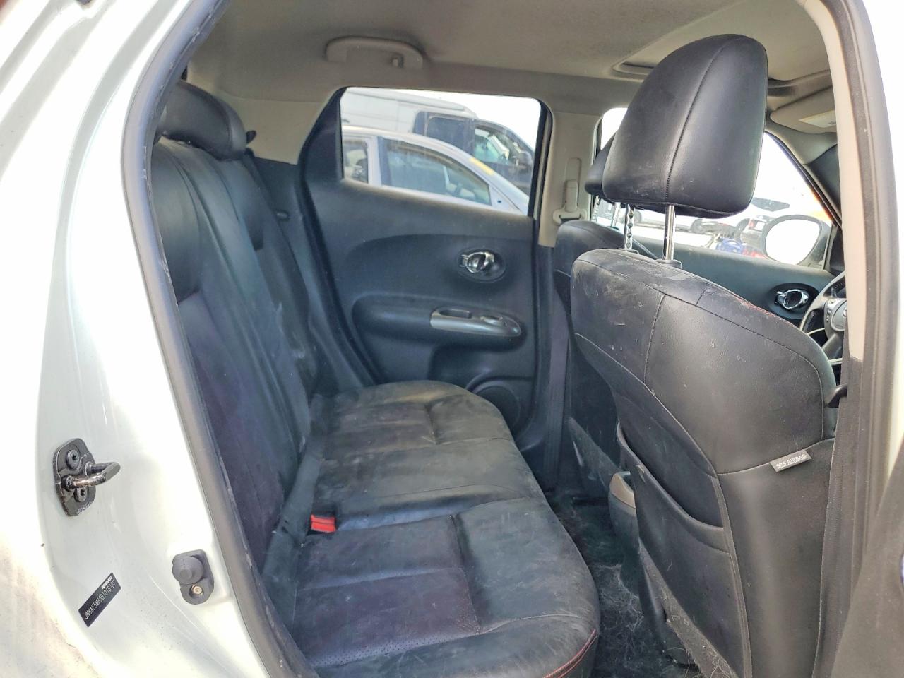 2011 Nissan Juke S White vin: JN8AF5MR5BT018167