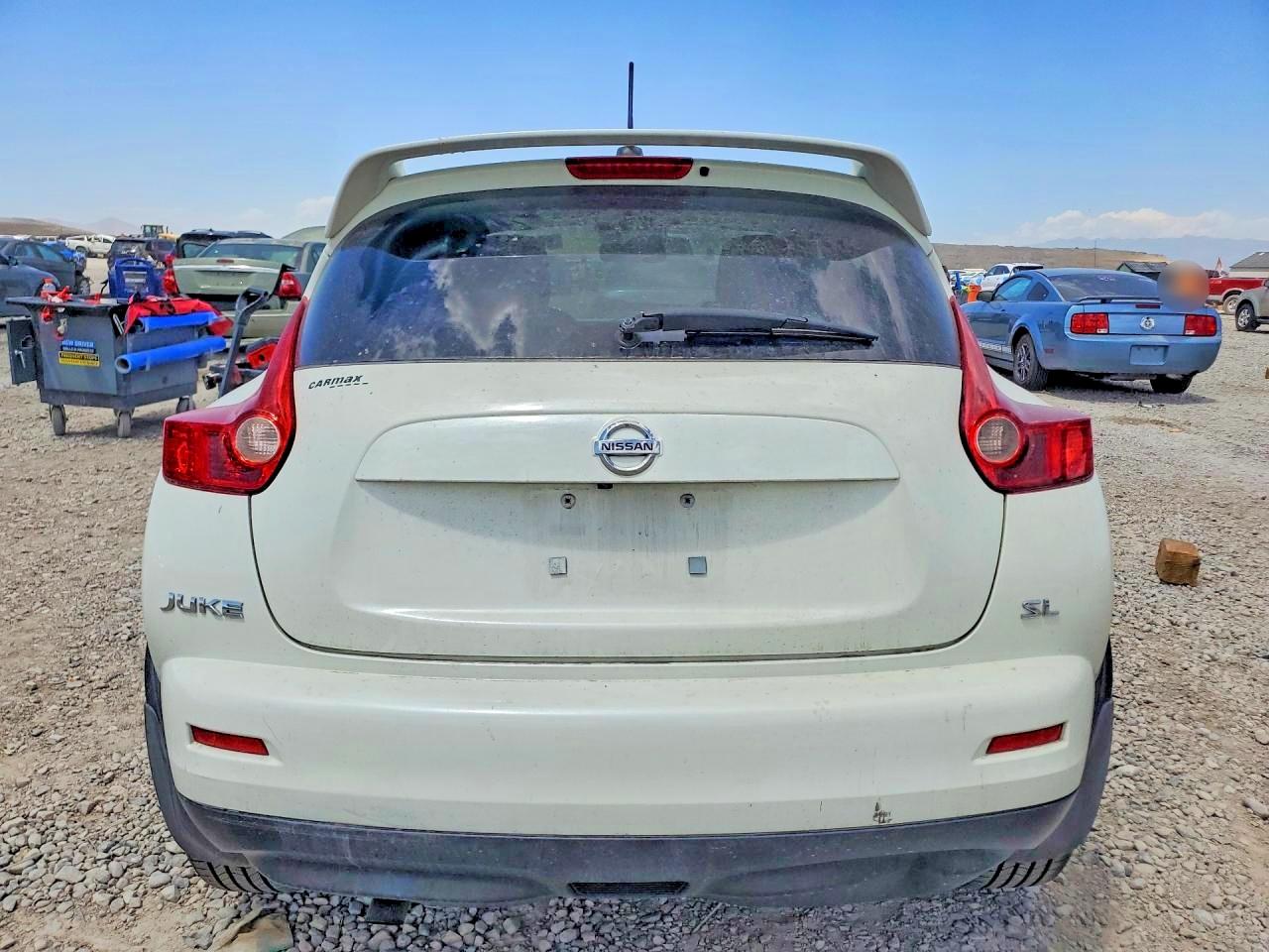 2011 Nissan Juke S White vin: JN8AF5MR5BT018167