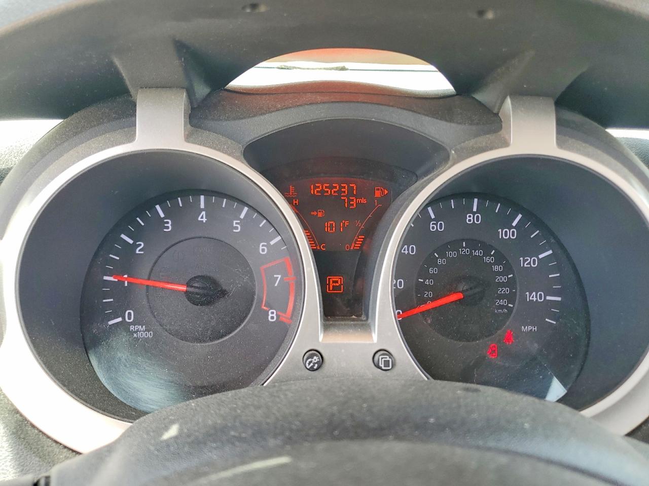 2011 Nissan Juke S White vin: JN8AF5MR5BT018167