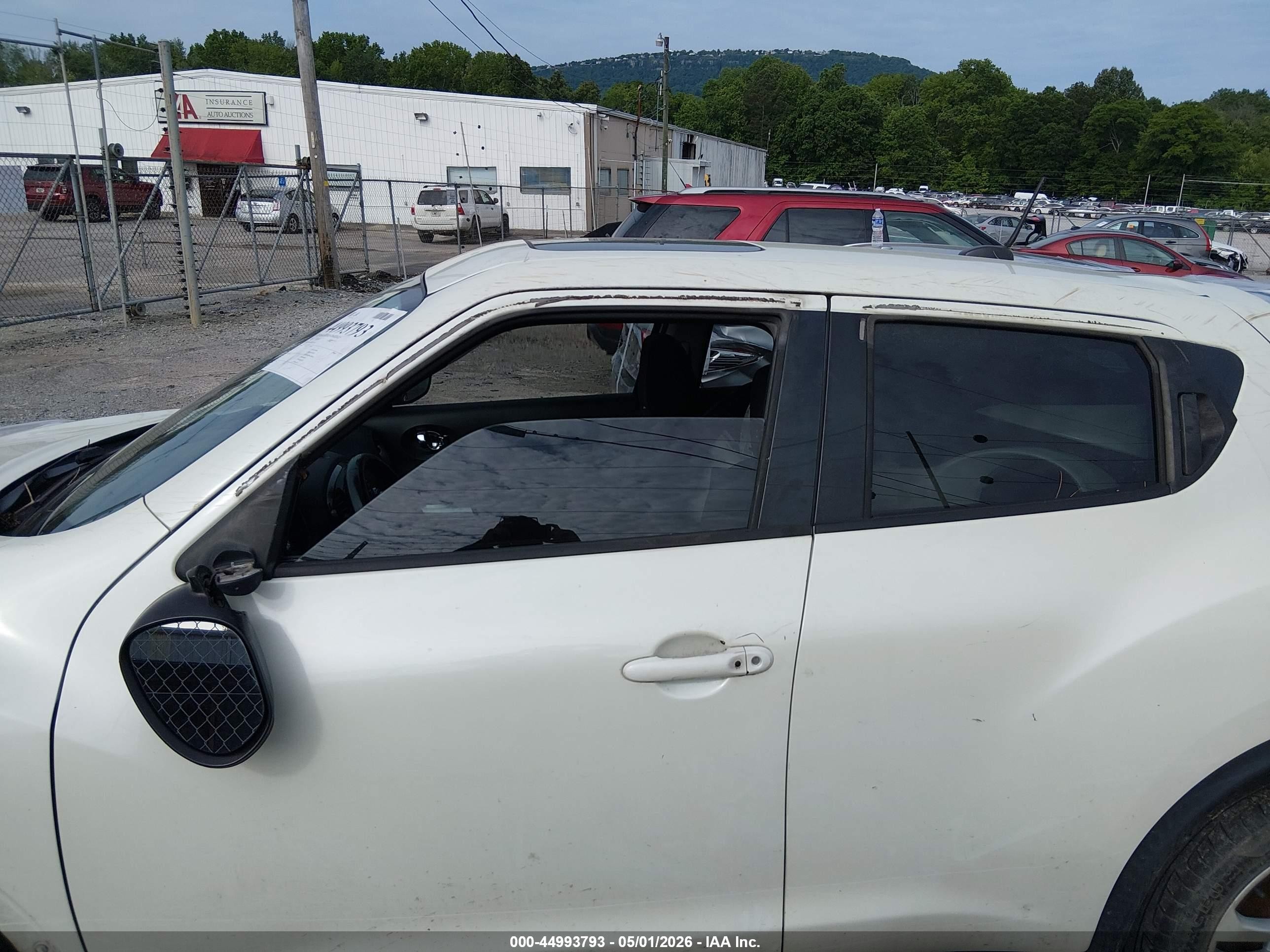 2011 Nissan Juke Sv White vin: JN8AF5MR5BT018198