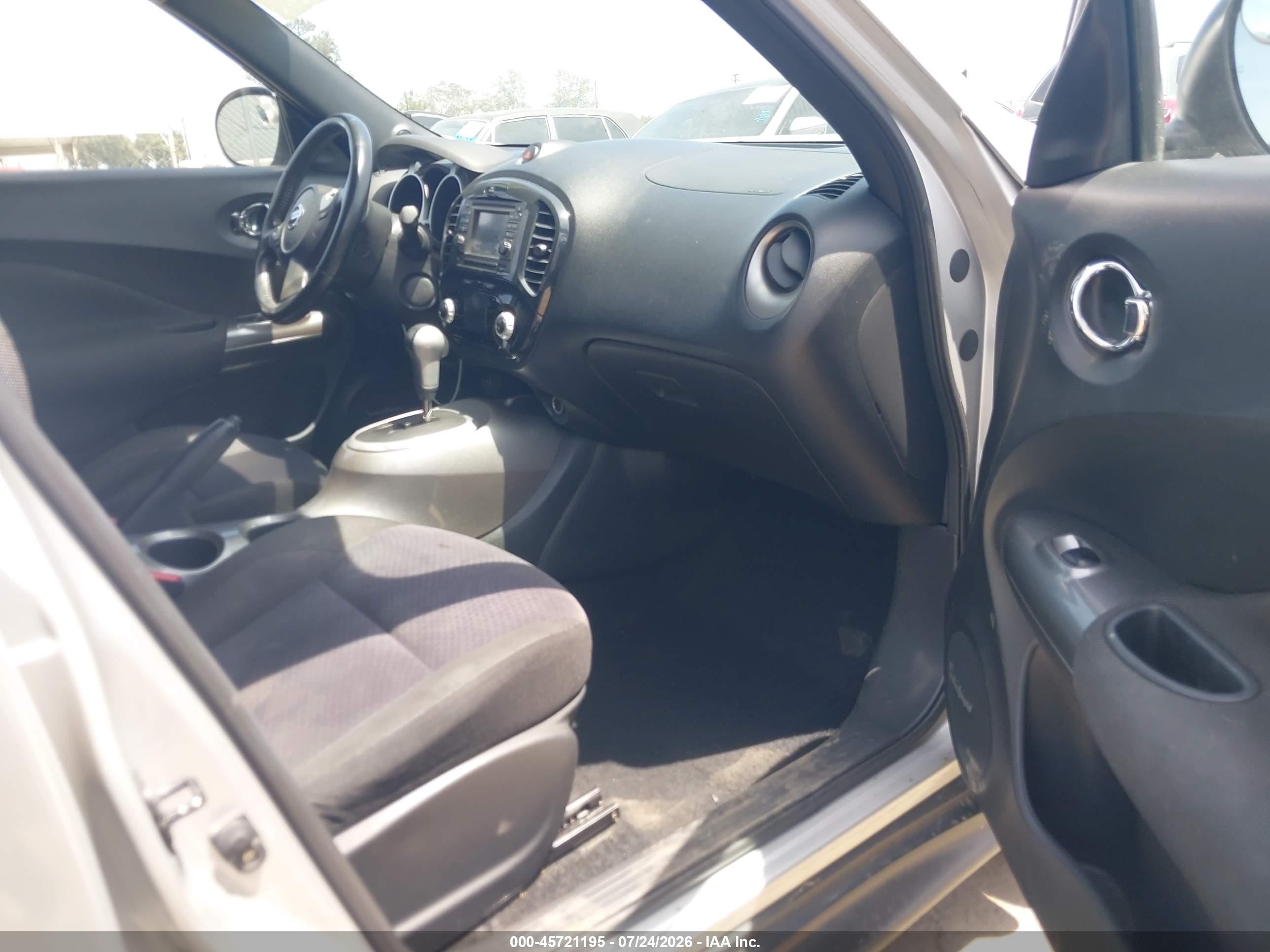 2013 Nissan Juke Sv Silver vin: JN8AF5MR5DT201944