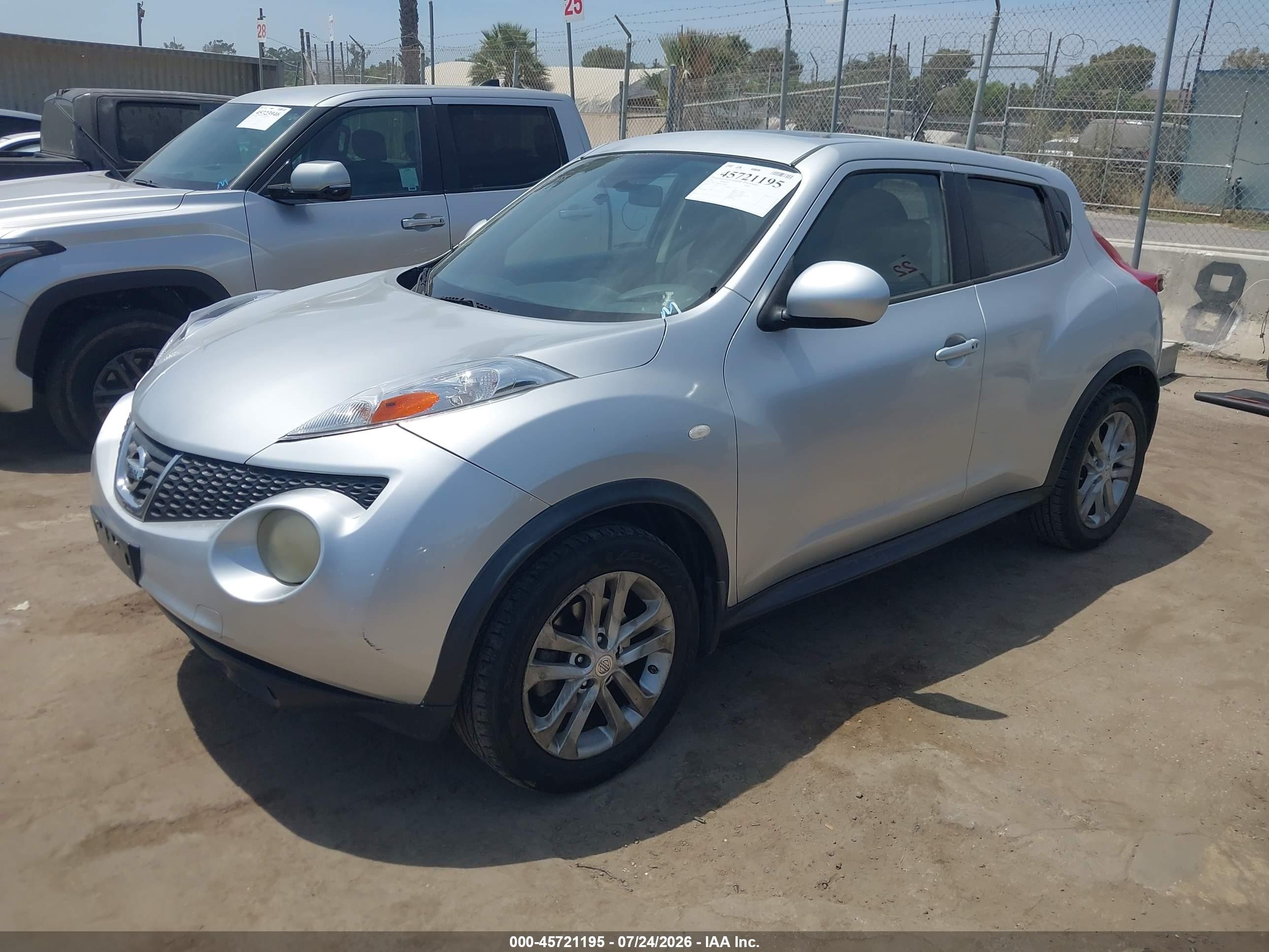 2013 Nissan Juke Sv Silver vin: JN8AF5MR5DT201944