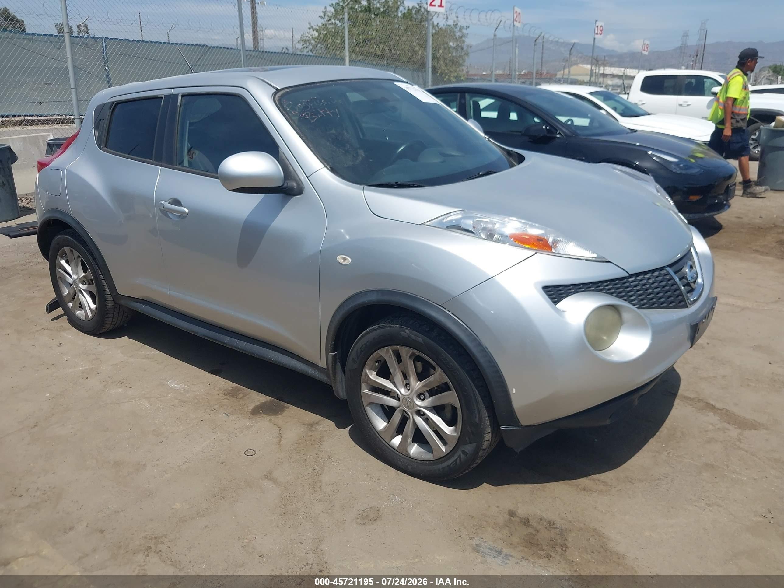 2013 Nissan Juke Sv Silver vin: JN8AF5MR5DT201944