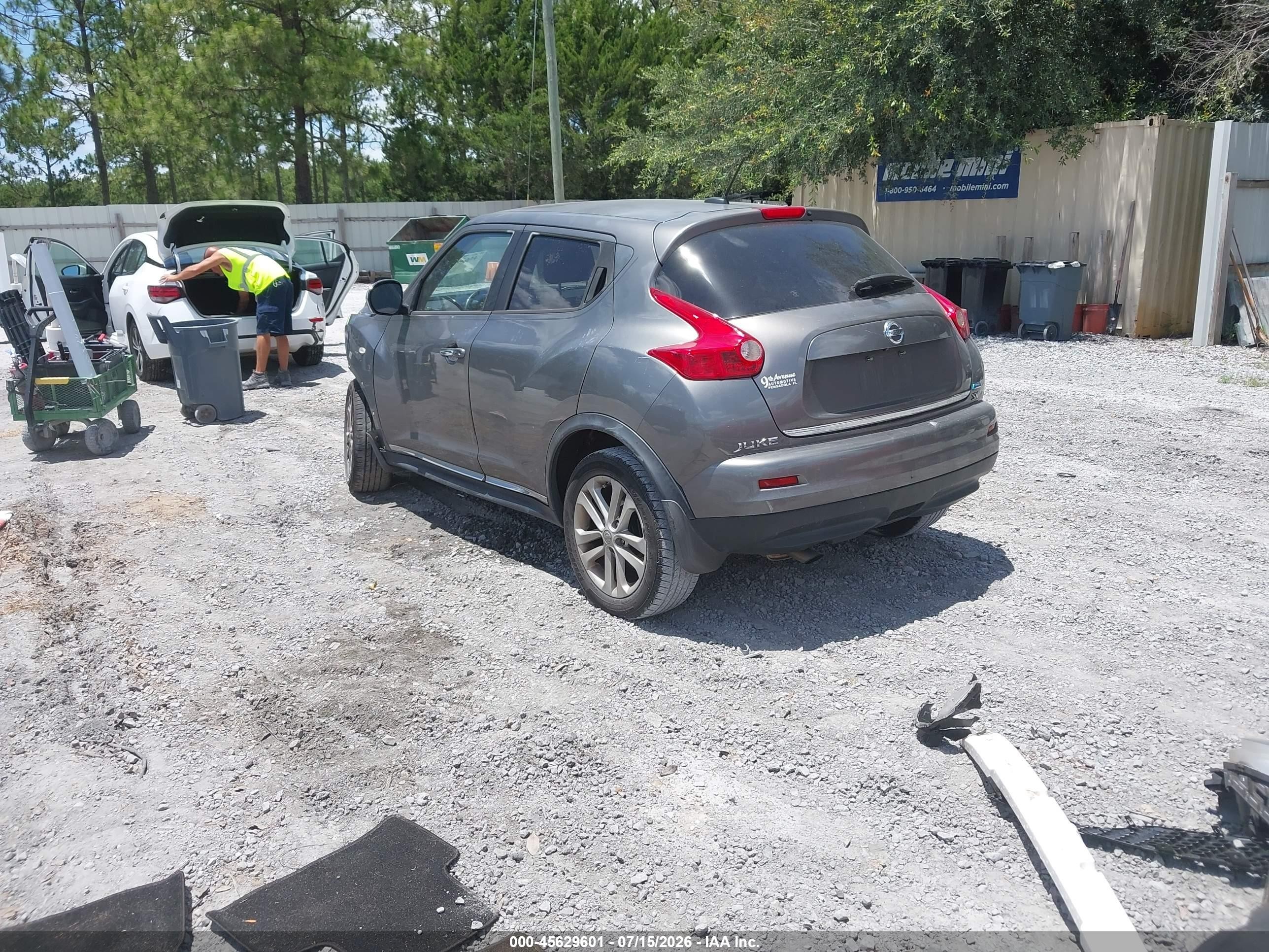 2013 Nissan Juke Sv Gray vin: JN8AF5MR5DT215004