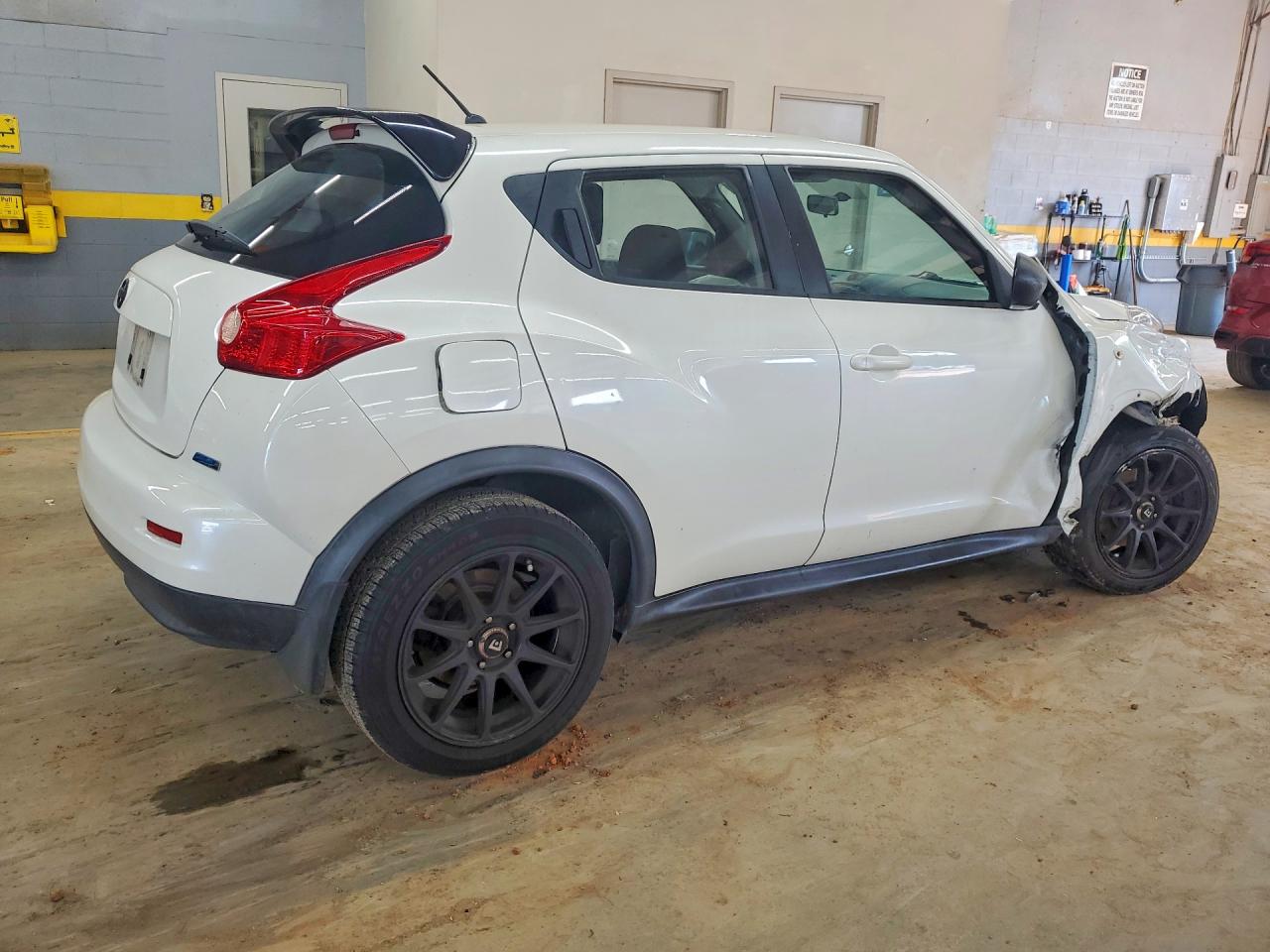 2014 Nissan Juke S White vin: JN8AF5MR5ET360108