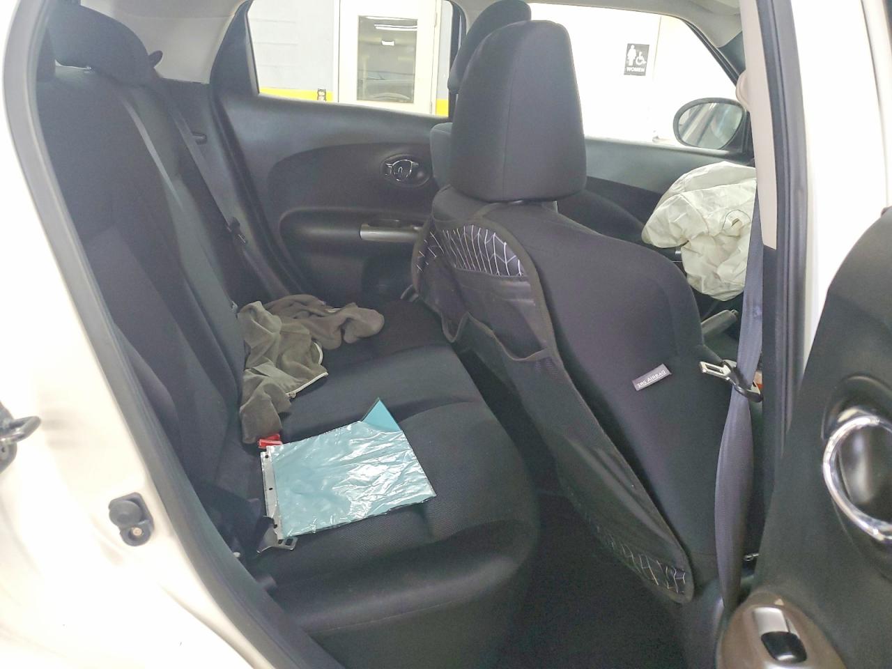 2014 Nissan Juke S White vin: JN8AF5MR5ET360108