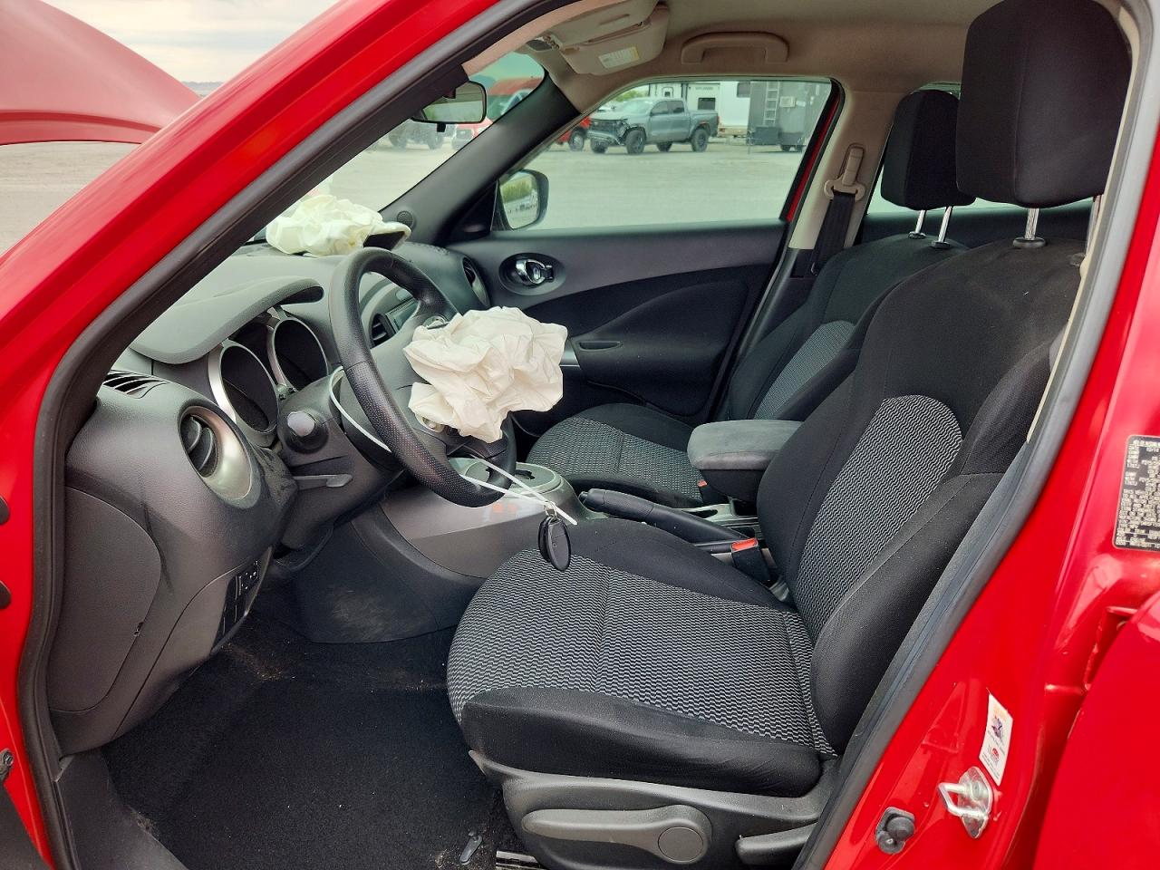 2015 Nissan Juke S Red vin: JN8AF5MR5FT500174