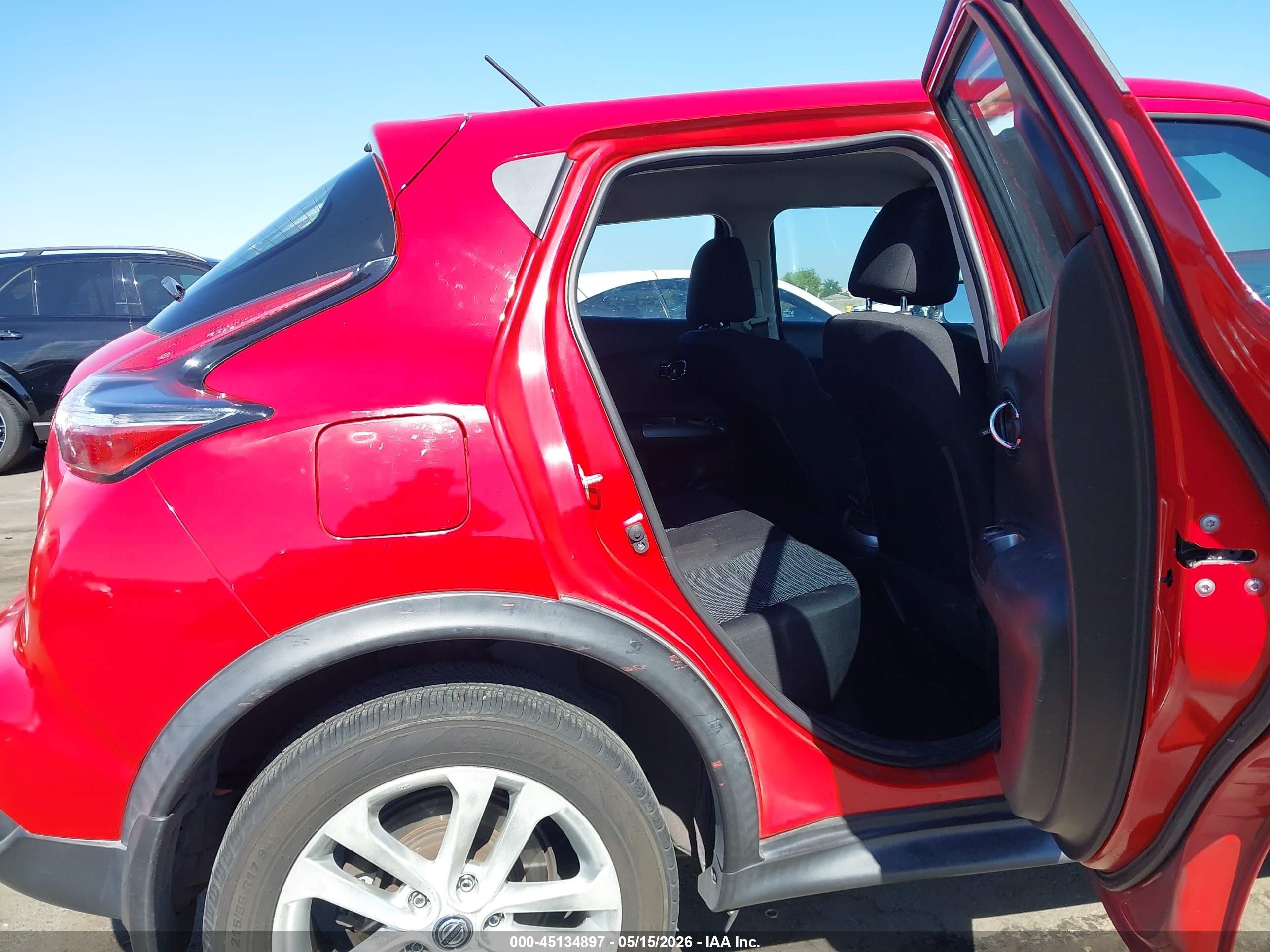 2015 Nissan Juke S Red vin: JN8AF5MR5FT509215