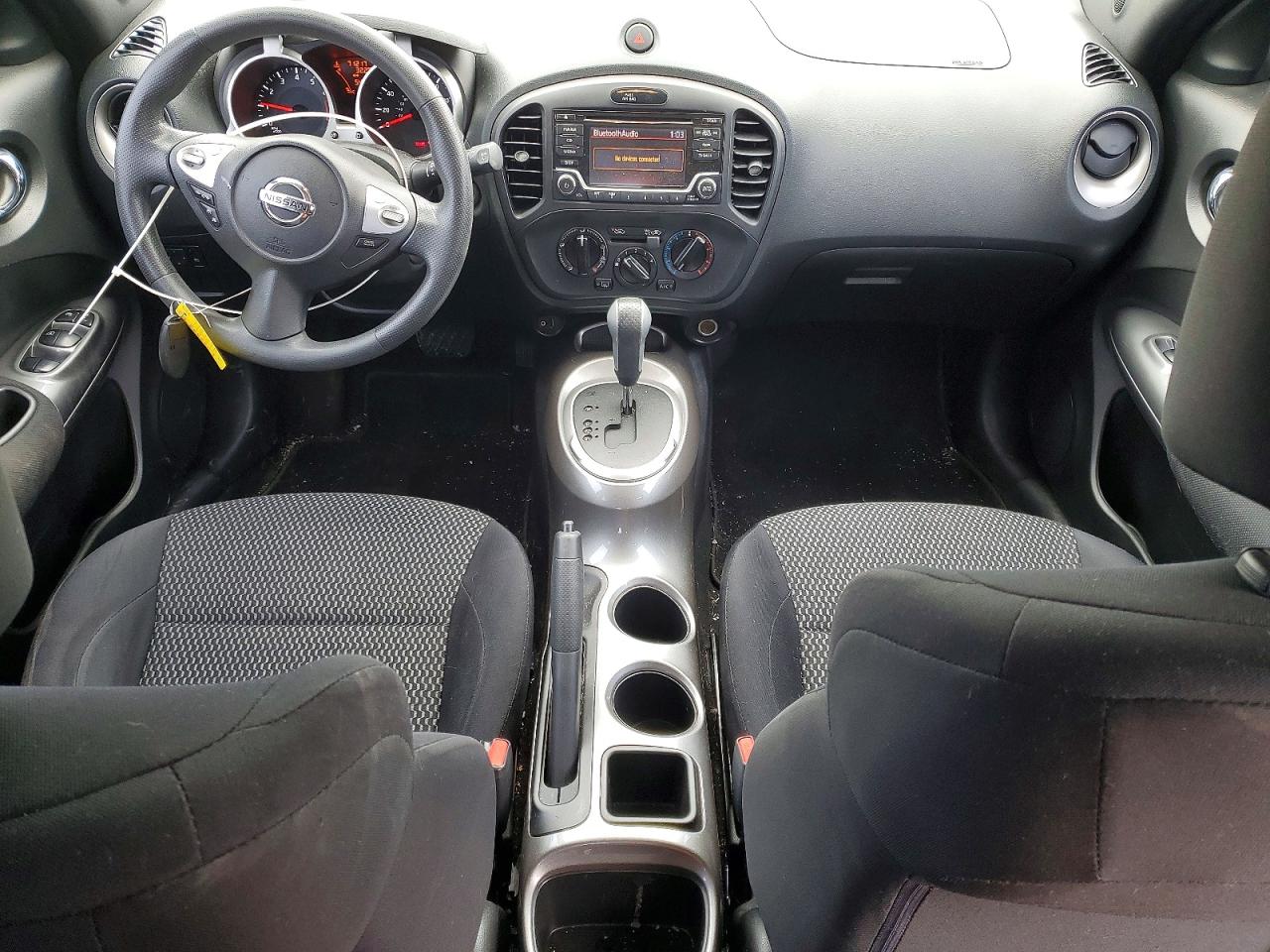 2015 Nissan Juke S White vin: JN8AF5MR5FT512017