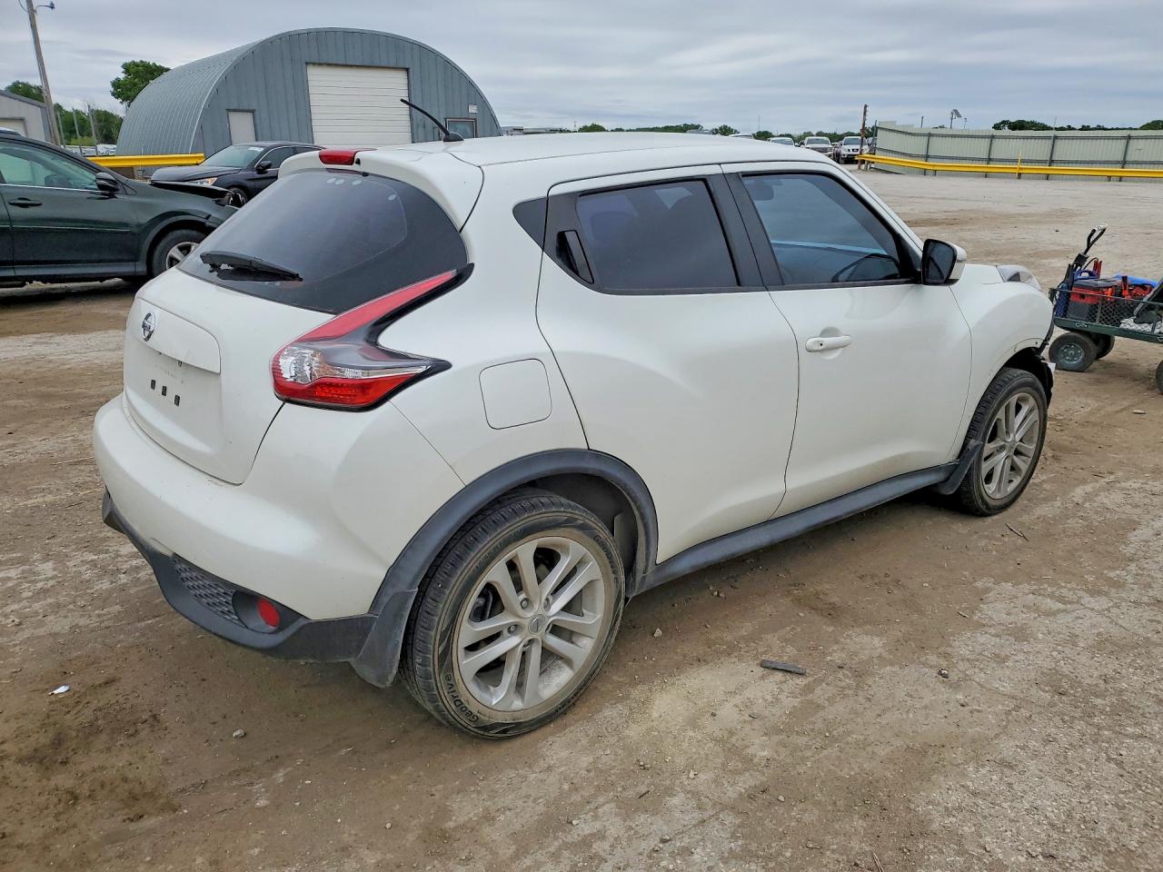 2015 Nissan Juke S White vin: JN8AF5MR5FT512017
