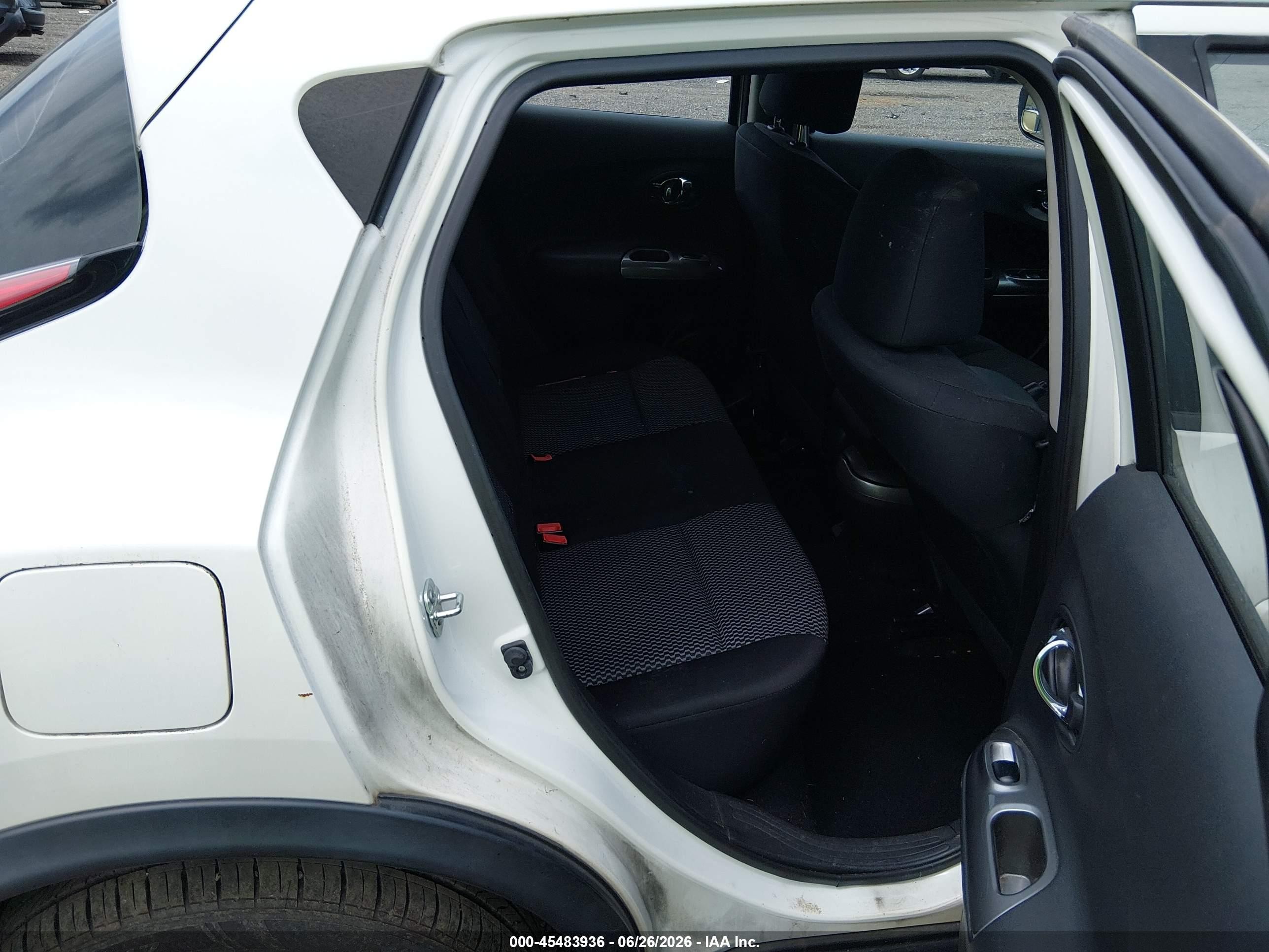 2015 Nissan Juke S White vin: JN8AF5MR5FT513720