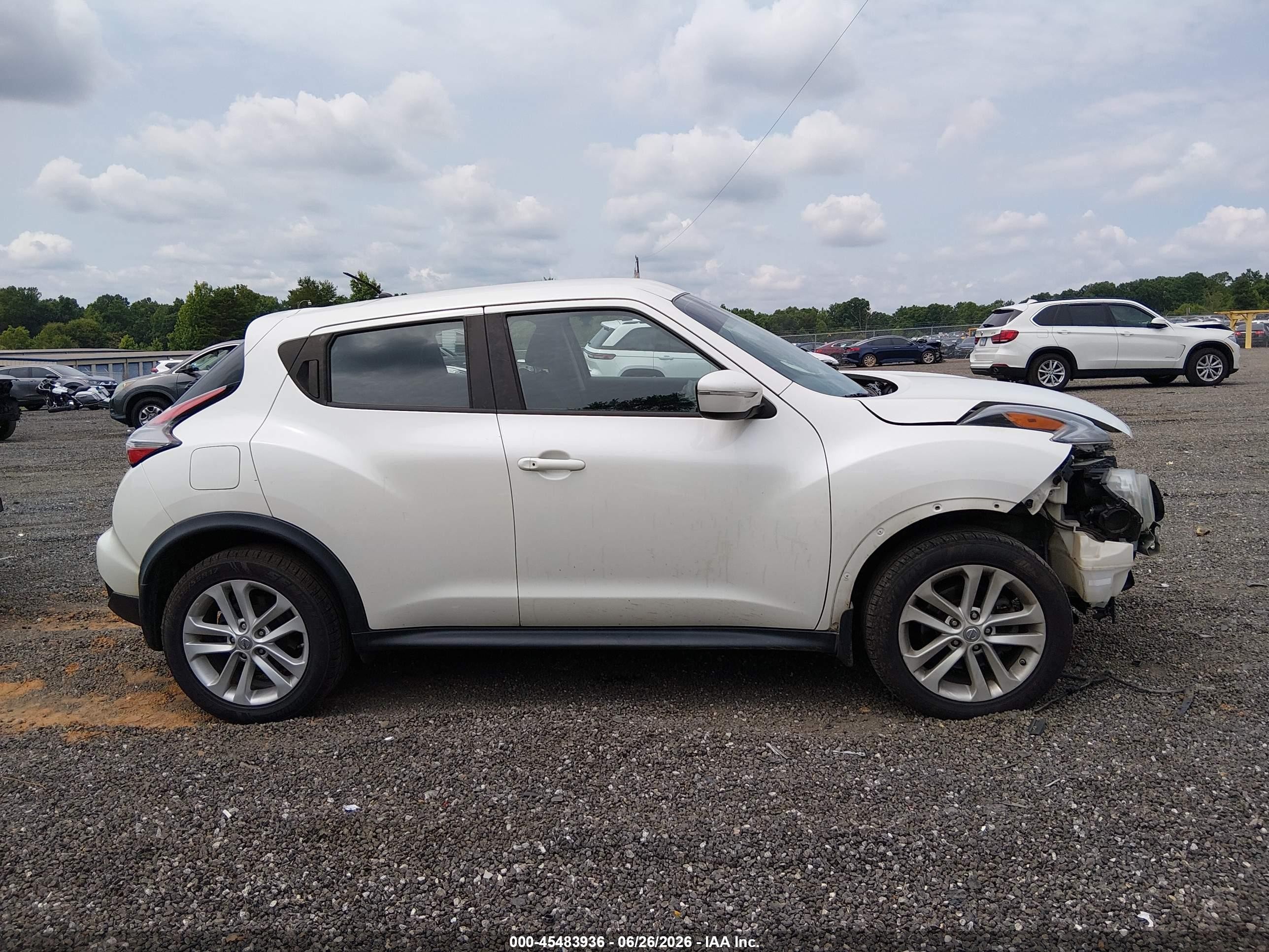 2015 Nissan Juke S White vin: JN8AF5MR5FT513720