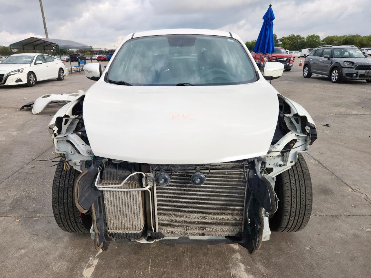 2017 Nissan Juke S White vin: JN8AF5MR5HT706212