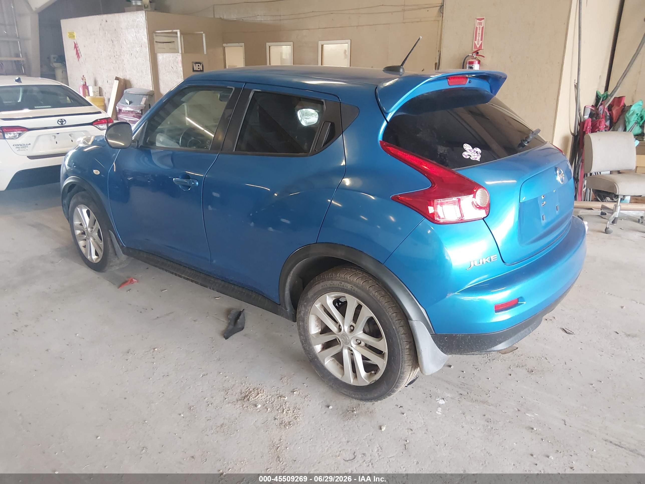 2011 Nissan Juke Sv Blue vin: JN8AF5MR6BT001958