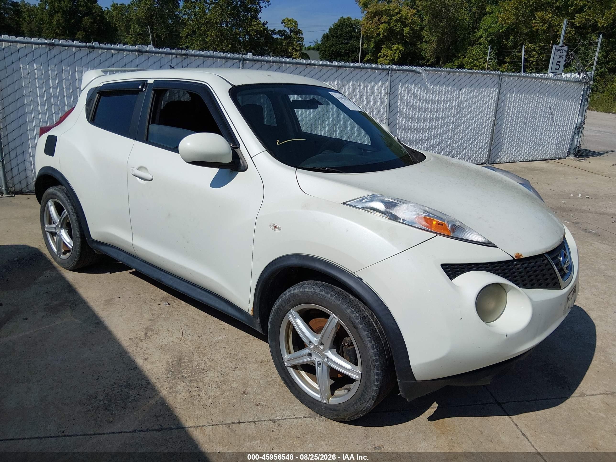 2011 Nissan Juke S White vin: JN8AF5MR6BT002026