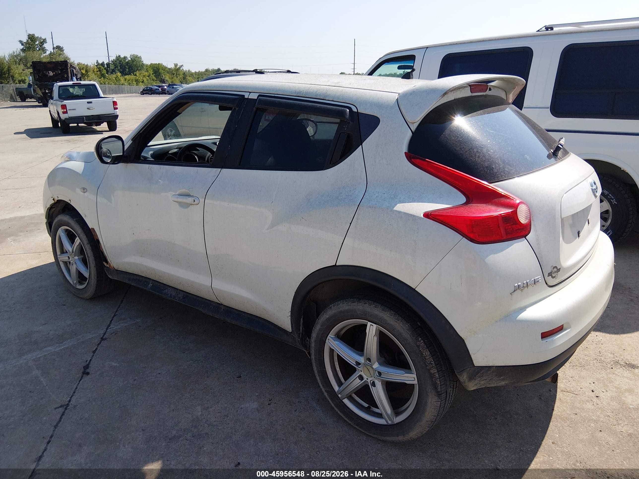 2011 Nissan Juke S White vin: JN8AF5MR6BT002026