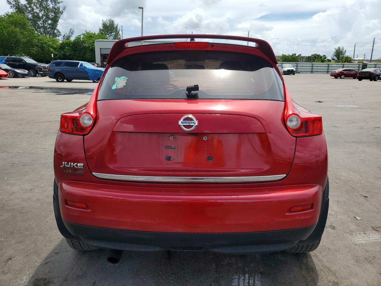2011 Nissan Juke S Red vin: JN8AF5MR6BT016623