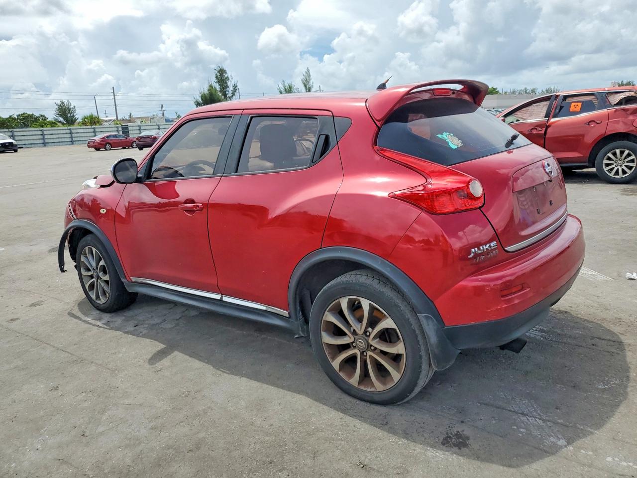 2011 Nissan Juke S Red vin: JN8AF5MR6BT016623