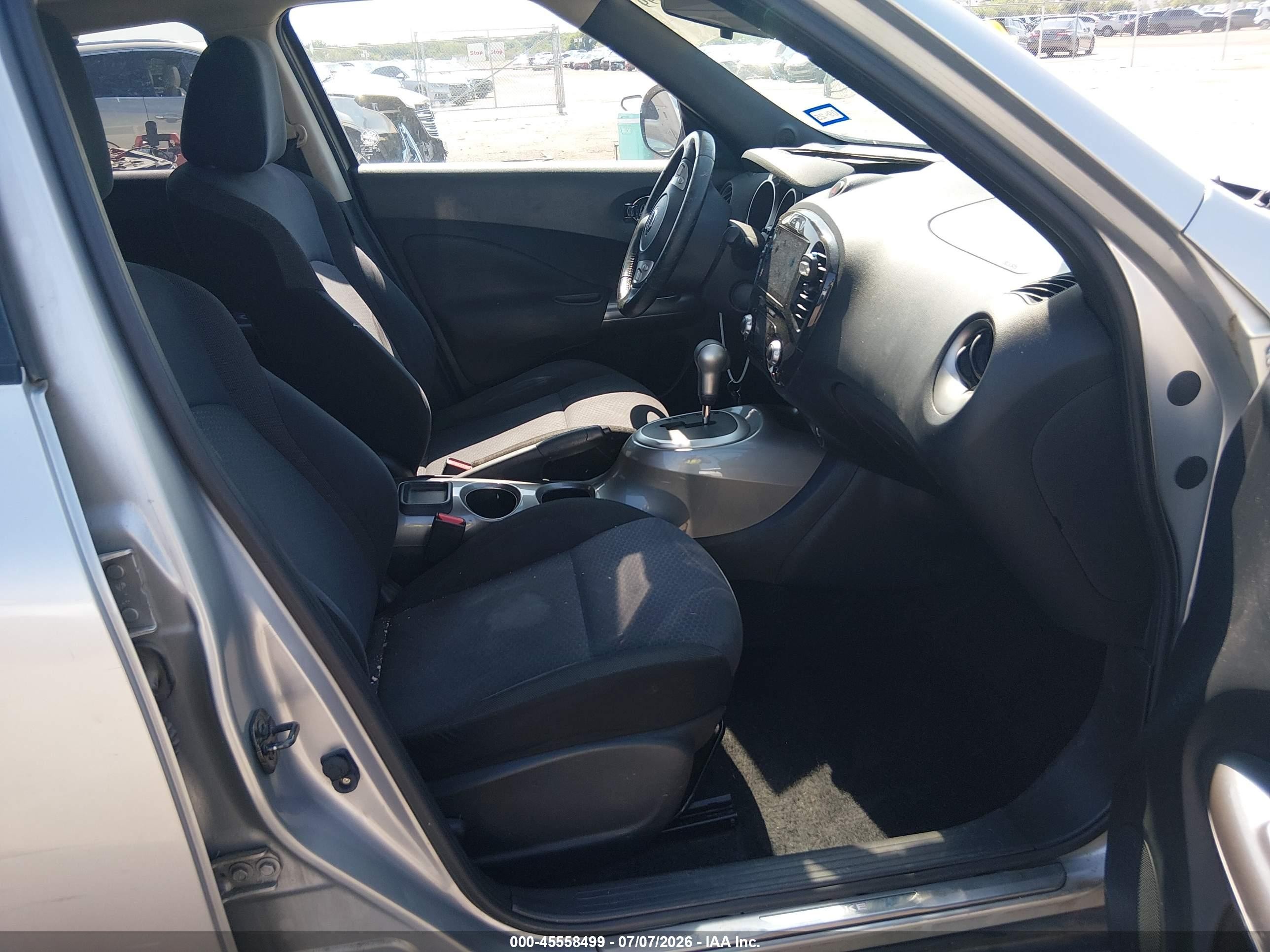 2011 Nissan Juke Sv Gray vin: JN8AF5MR6BT019229