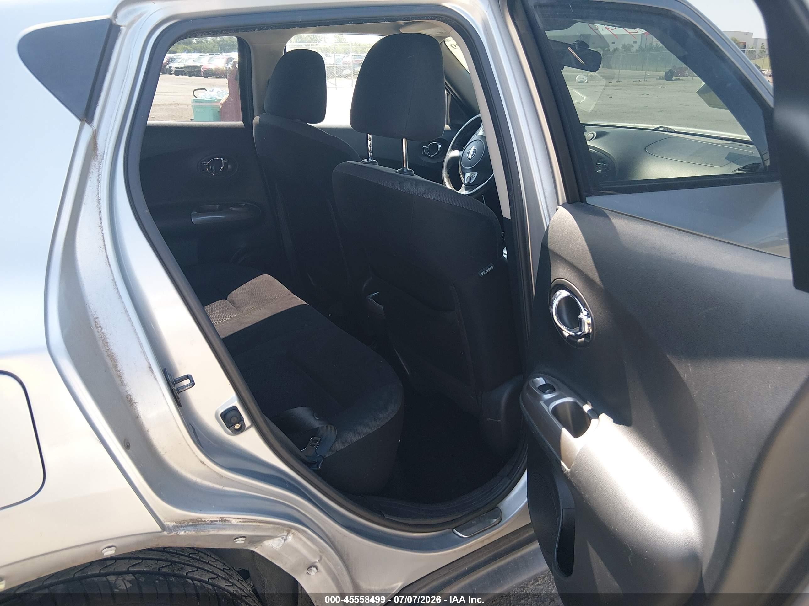 2011 Nissan Juke Sv Gray vin: JN8AF5MR6BT019229