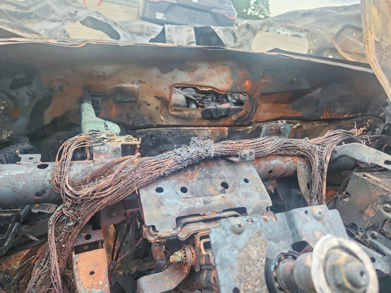 2011 Nissan Juke S Burn vin: JN8AF5MR6BT022258