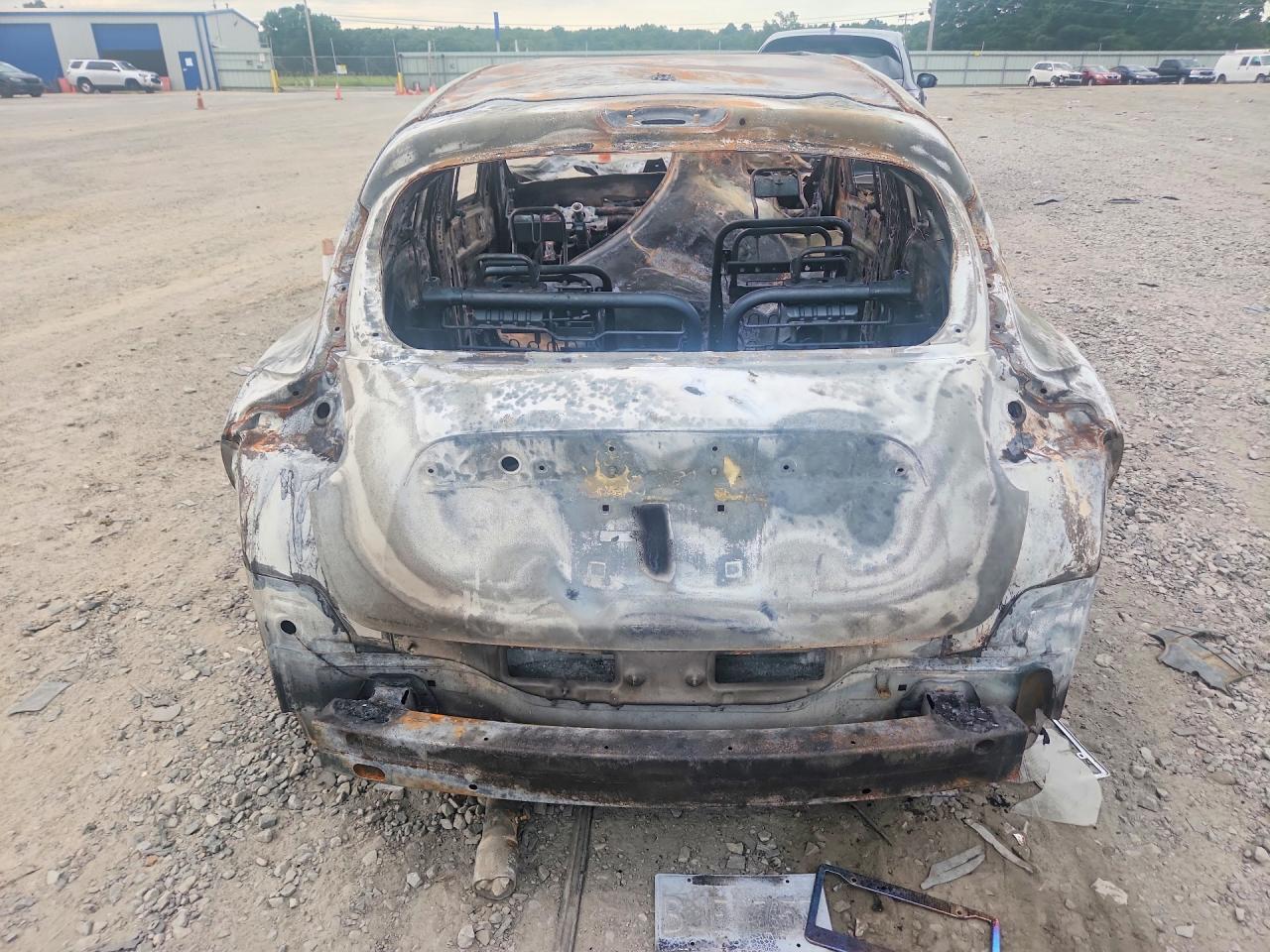 2011 Nissan Juke S Burn vin: JN8AF5MR6BT022258