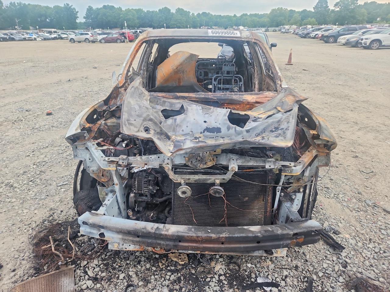 2011 Nissan Juke S Burn vin: JN8AF5MR6BT022258