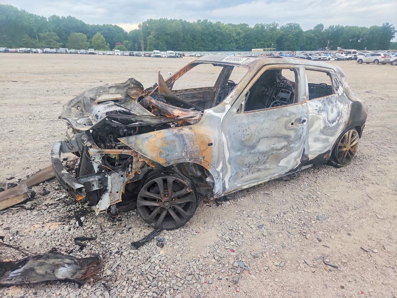 2011 Nissan Juke S Burn vin: JN8AF5MR6BT022258