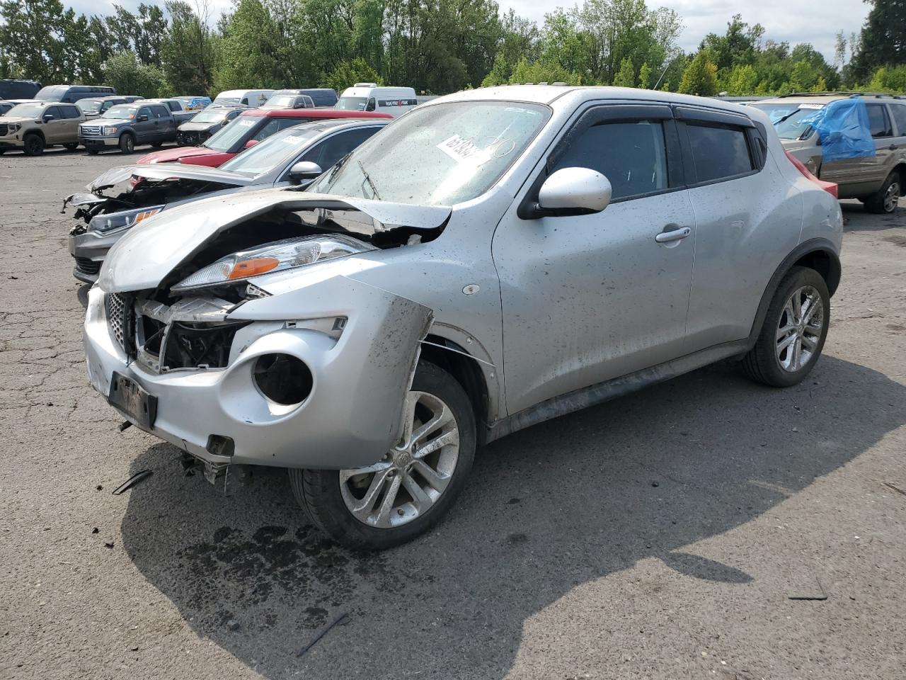 2013 Nissan Juke S Серебряный vin: JN8AF5MR6DT208739