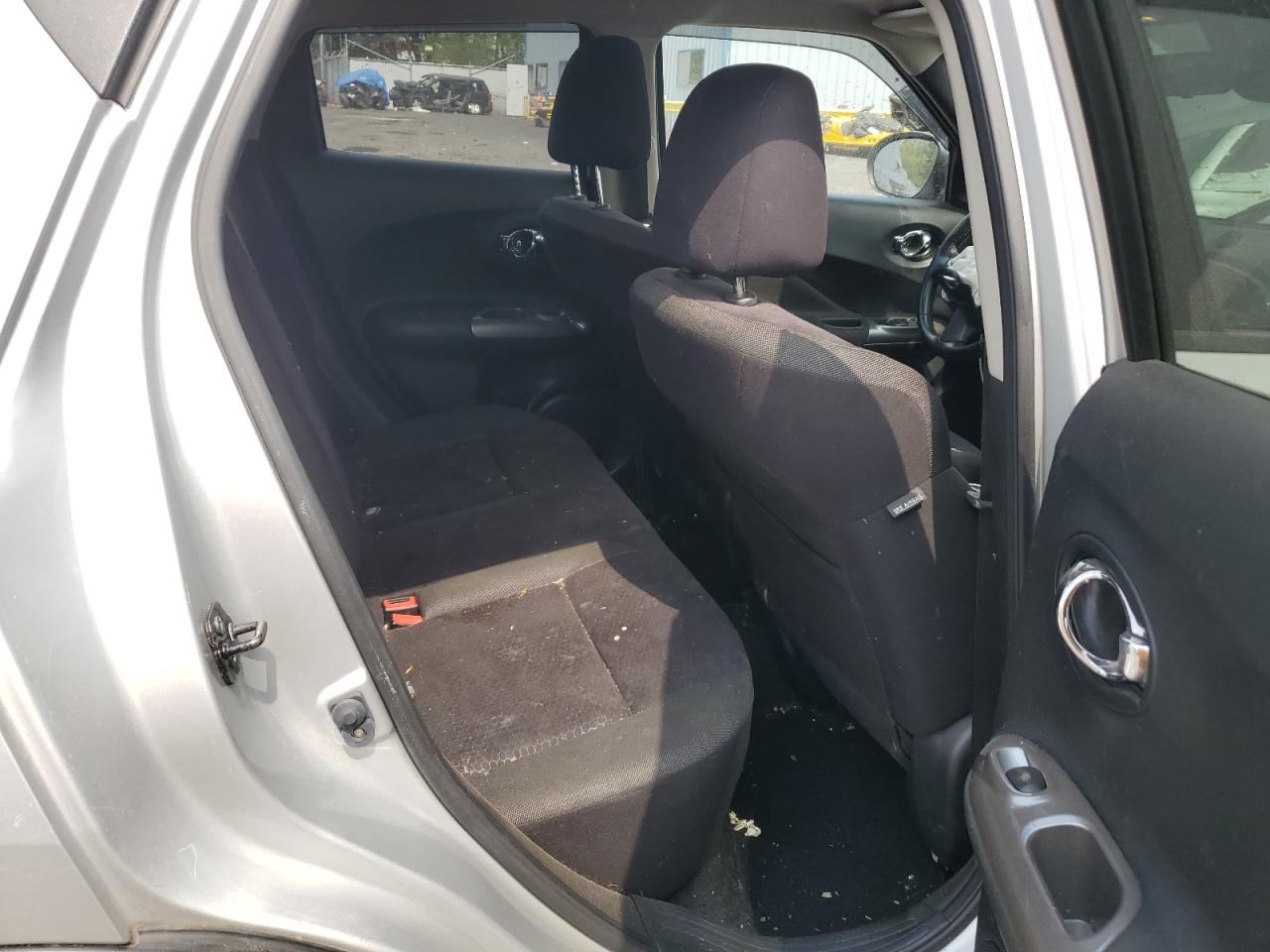2013 Nissan Juke S Серебряный vin: JN8AF5MR6DT208739