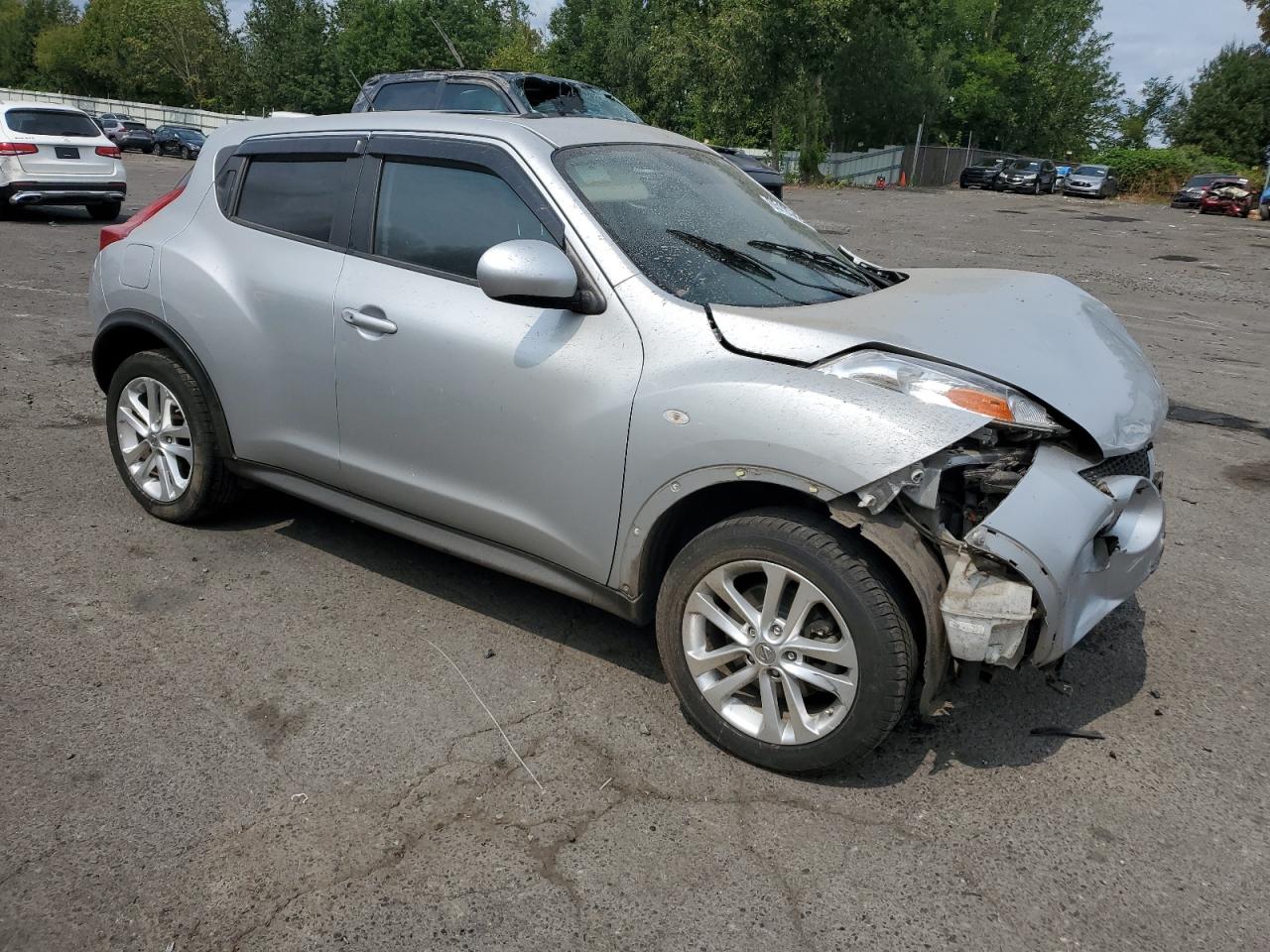 2013 Nissan Juke S Серебряный vin: JN8AF5MR6DT208739