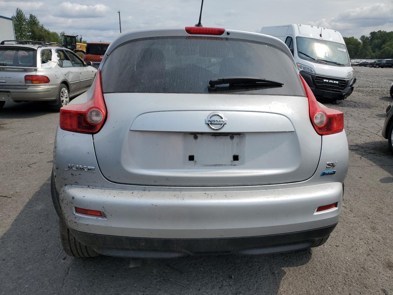2013 Nissan Juke S Серебряный vin: JN8AF5MR6DT208739